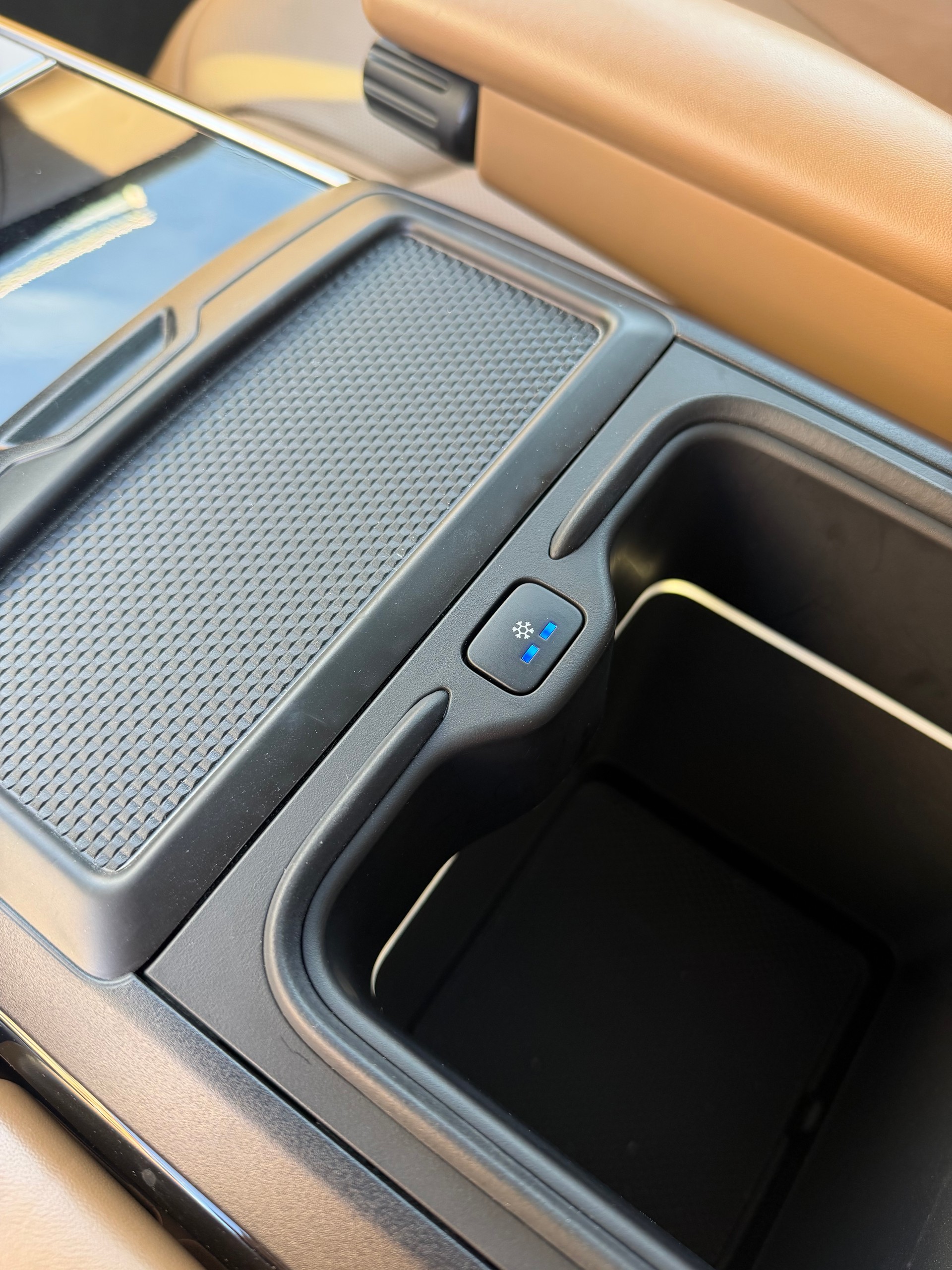 LAND ROVER 3.0 D I6 350 HSE-image-9