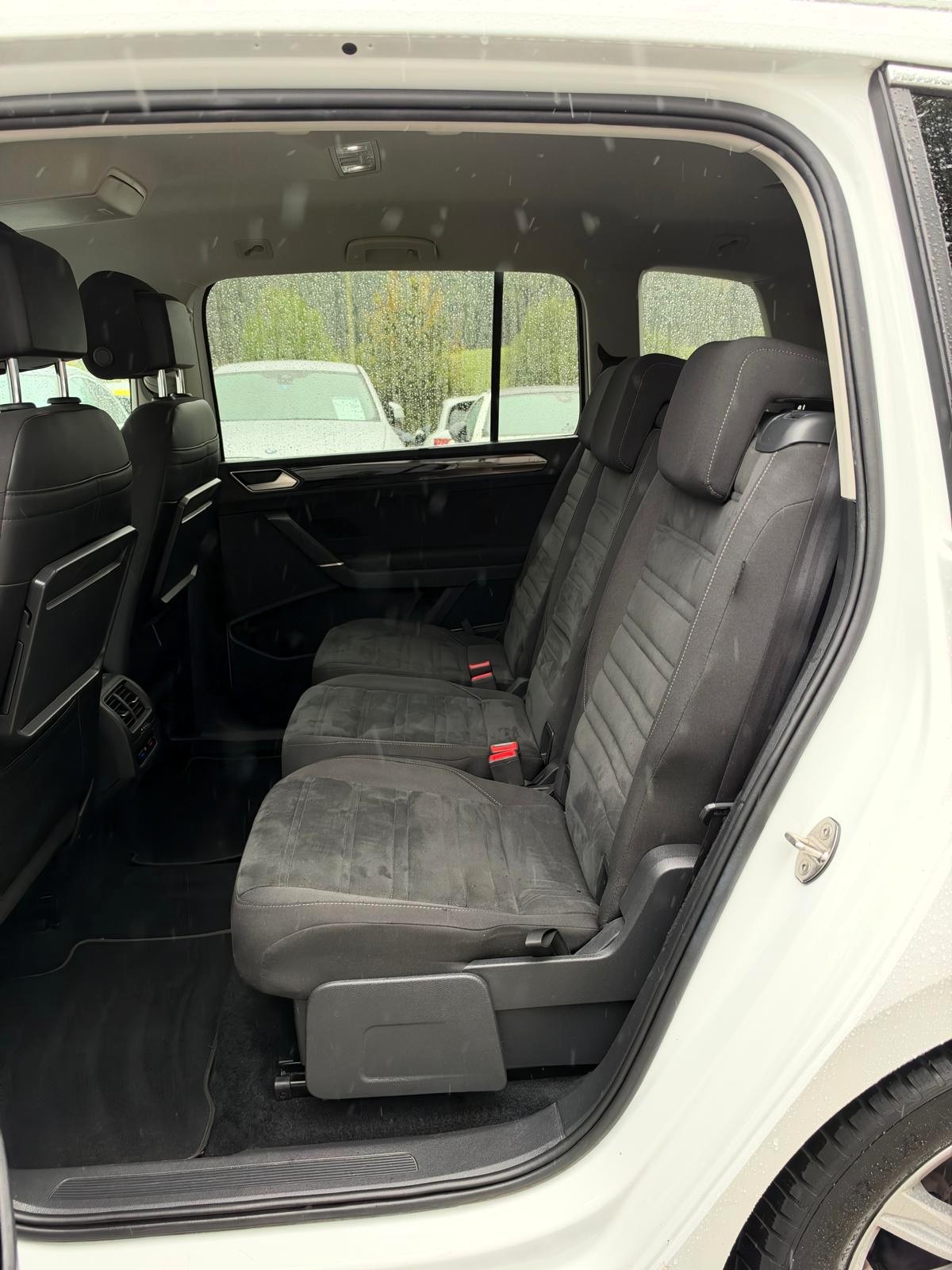 VW Touran 2.0 TDI BlueMotion Technology Highline DSG-image-10