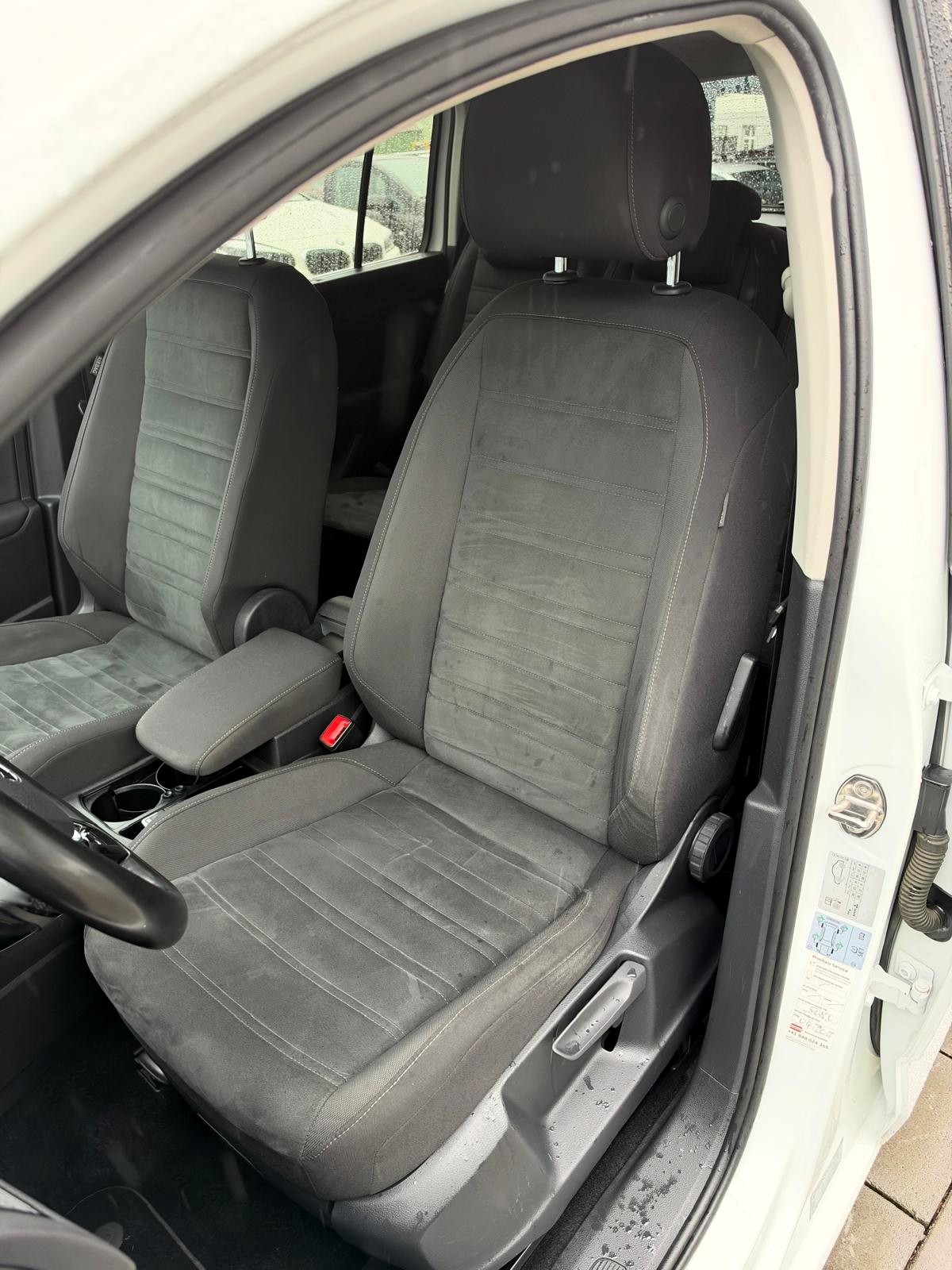 VW Touran 2.0 TDI BlueMotion Technology Highline DSG-image-14