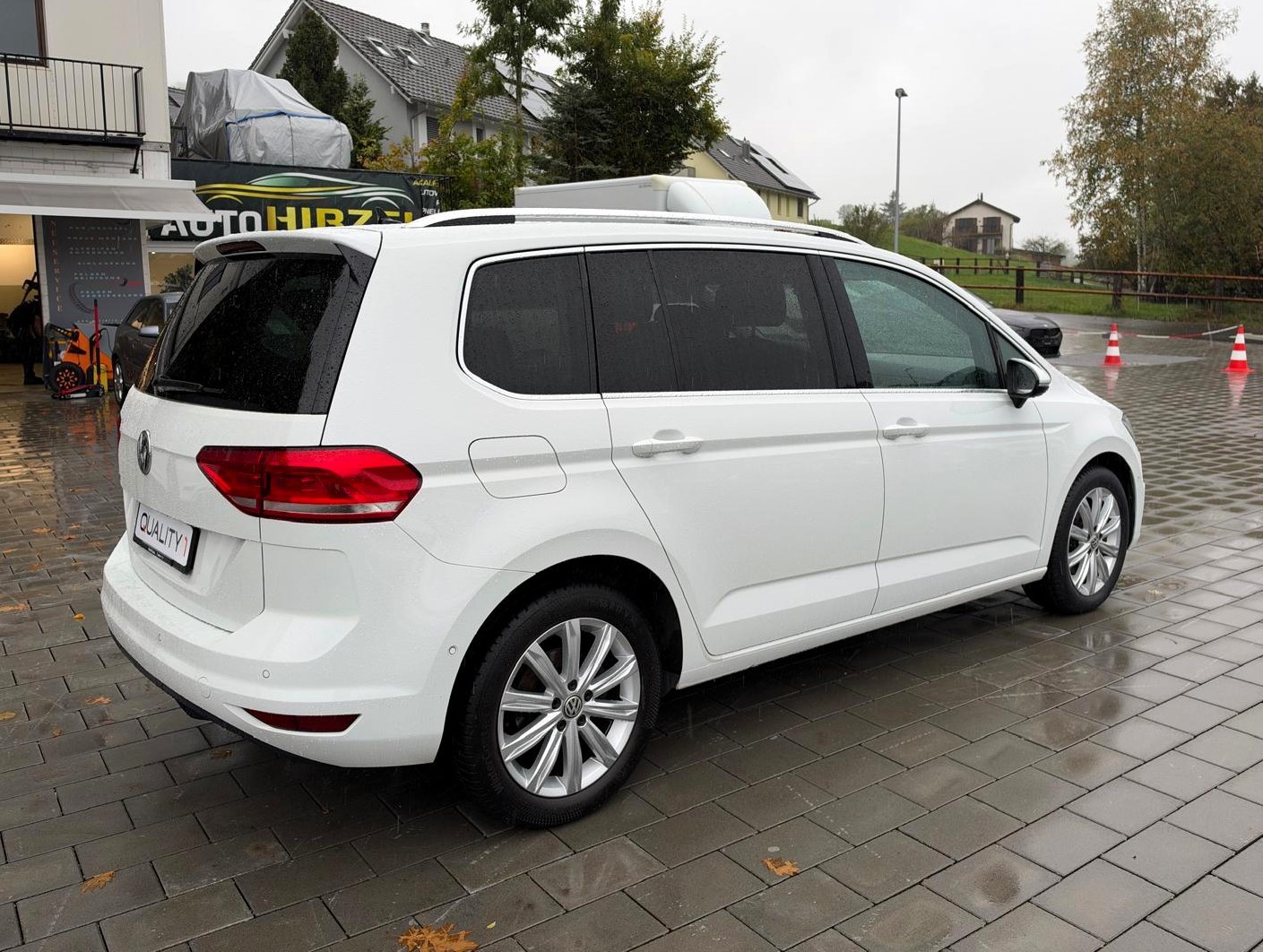 VW Touran 2.0 TDI BlueMotion Technology Highline DSG-image-4