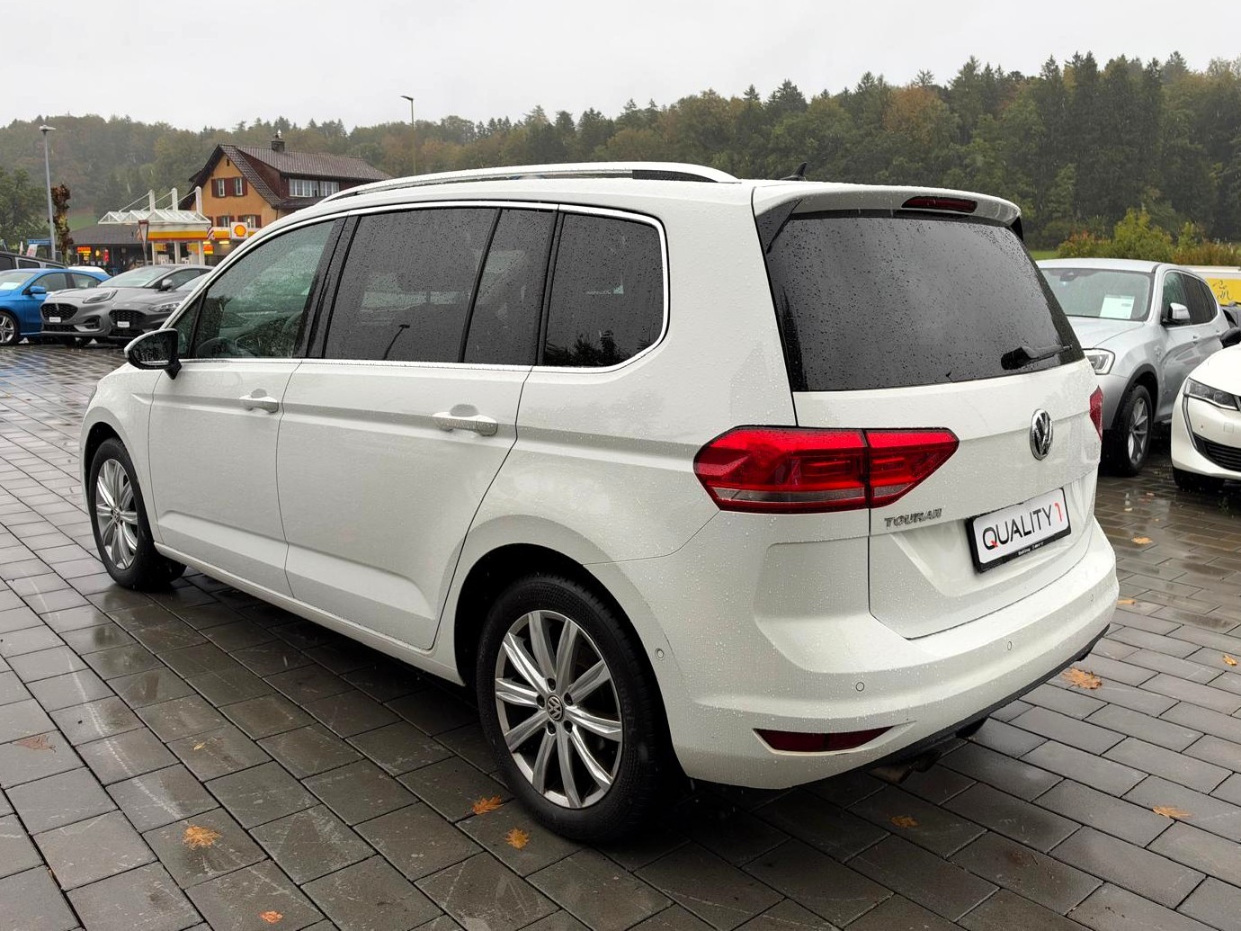 VW Touran 2.0 TDI BlueMotion Technology Highline DSG-image-2
