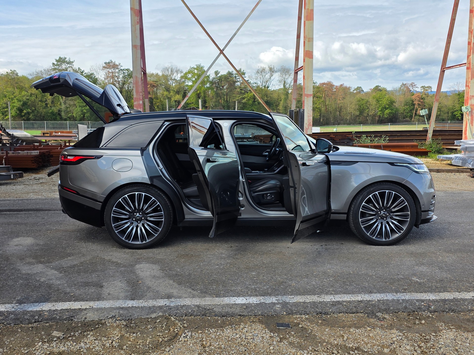 LAND ROVER Range Rover Velar R-Dynamic D 300 HSE Automatic-image-3