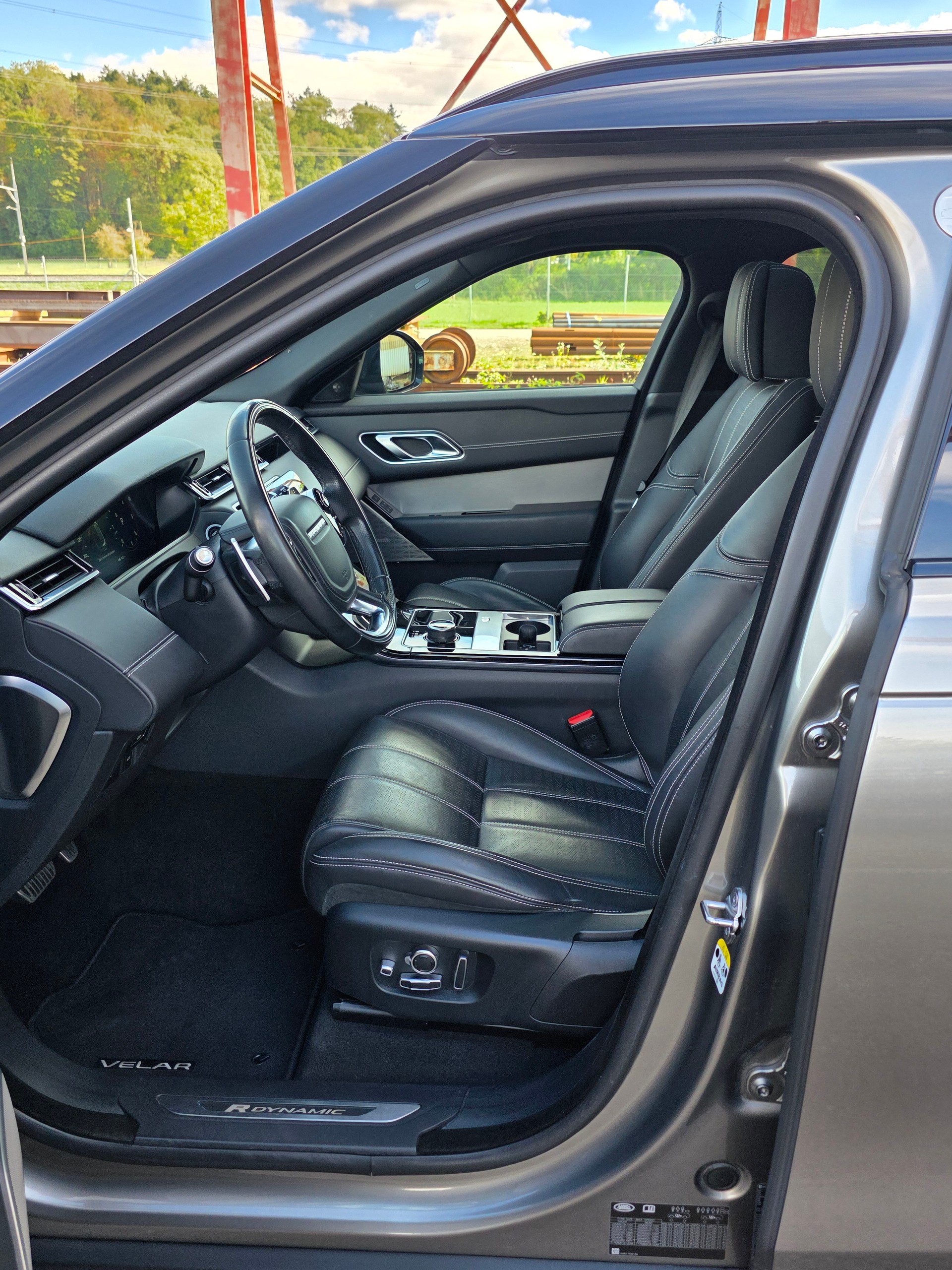 LAND ROVER Range Rover Velar R-Dynamic D 300 HSE Automatic-image-6