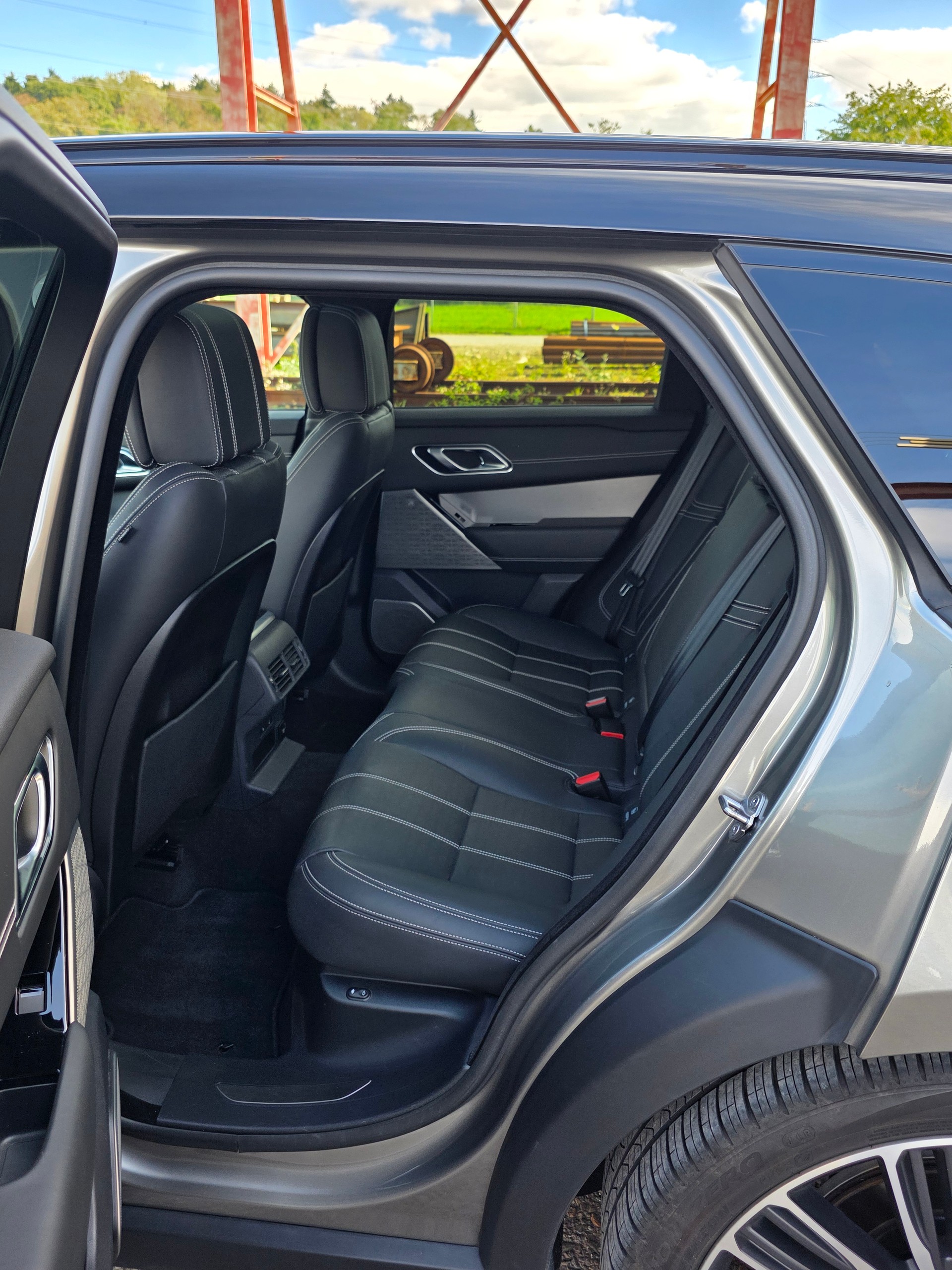 LAND ROVER Range Rover Velar R-Dynamic D 300 HSE Automatic-image-11