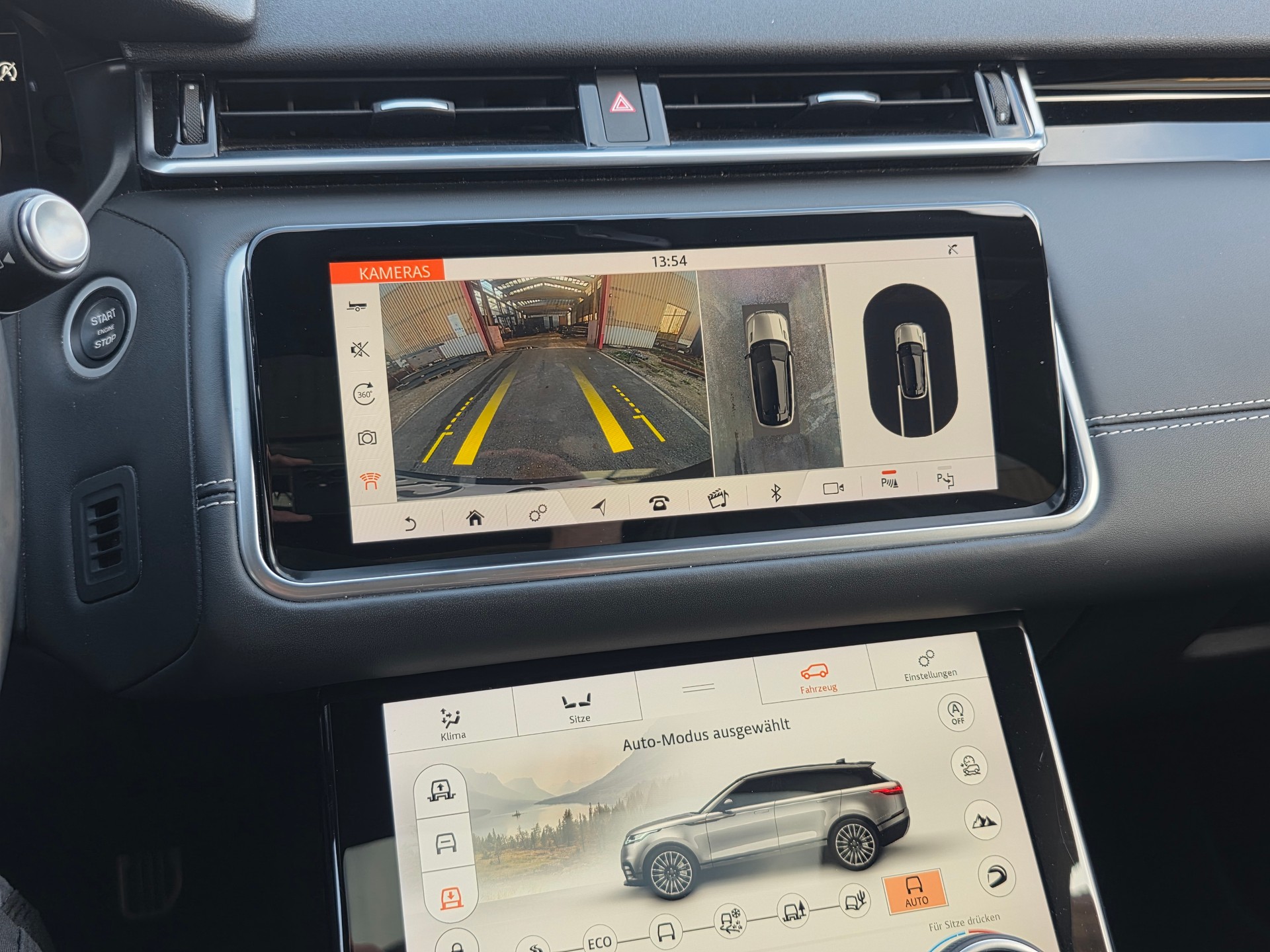 LAND ROVER Range Rover Velar R-Dynamic D 300 HSE Automatic-image-15