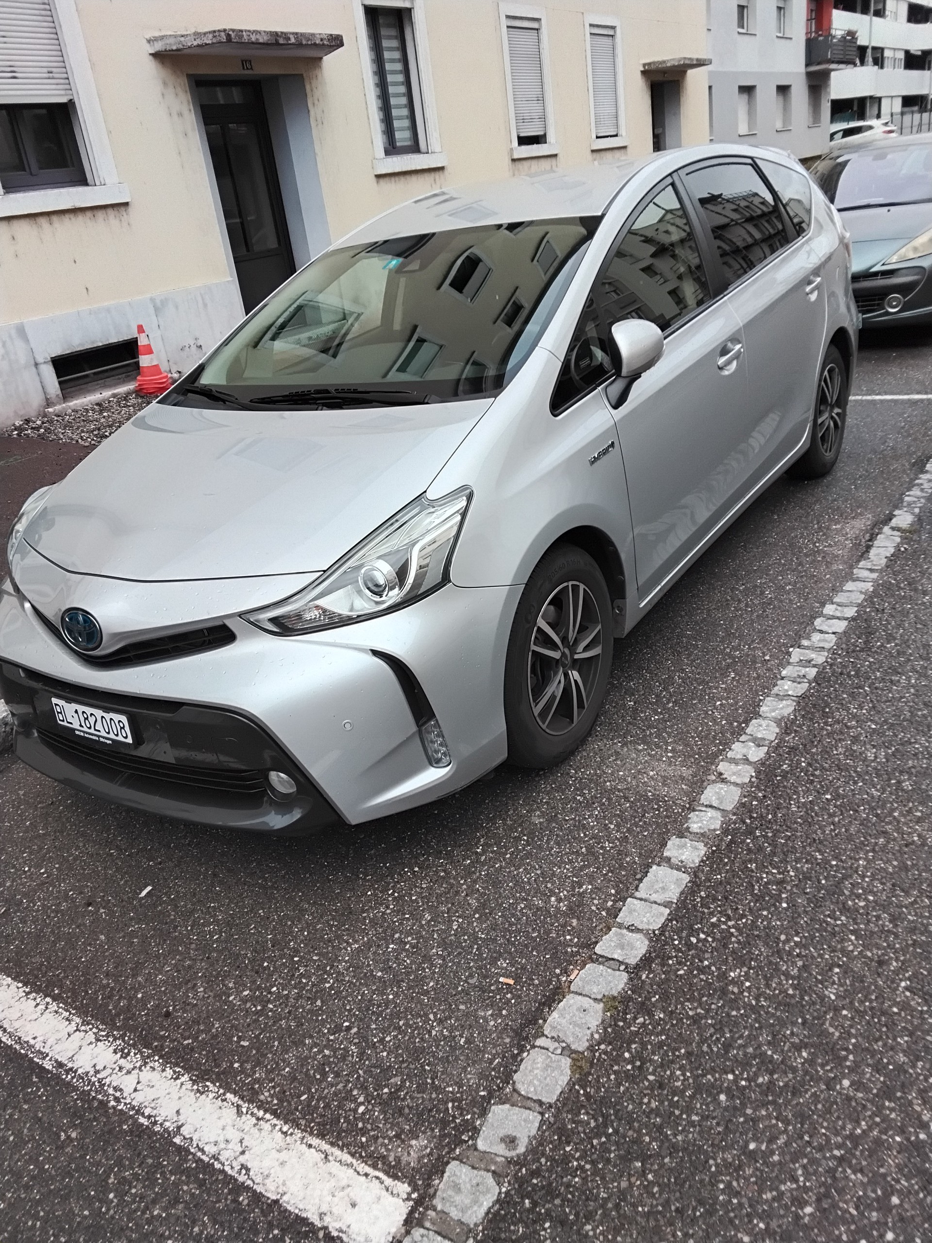 TOYOTA 1.8 VVTi HSD Comfort-image-0