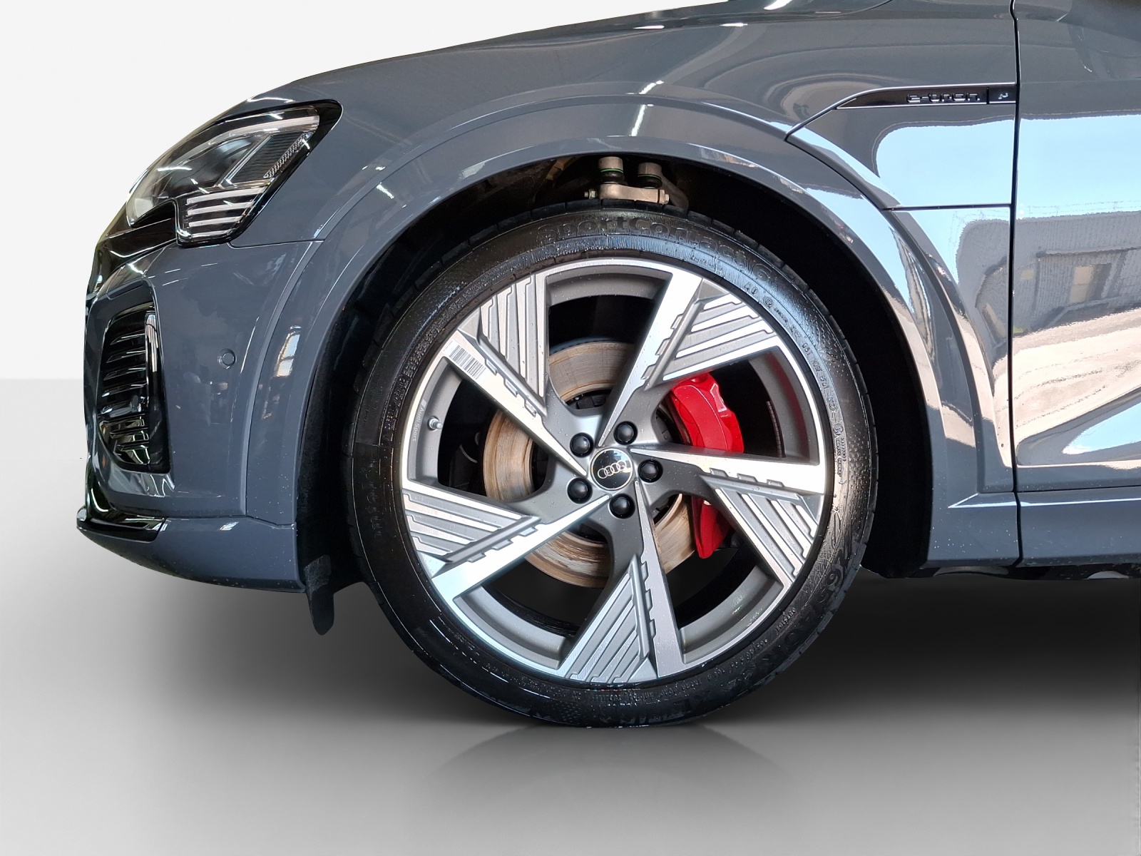 AUDI Q8 Sportback 55 e-tron Black Edition quattro-image-14
