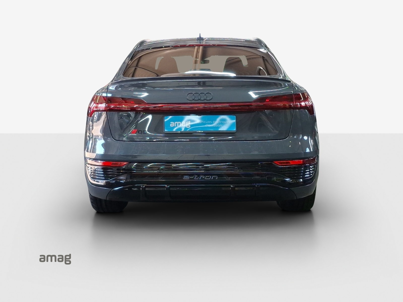 AUDI Q8 Sportback 55 e-tron Black Edition quattro-image-3