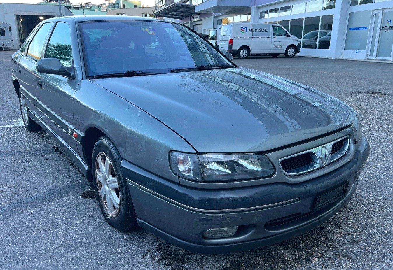RENAULT Safrane 3.0 V6 Business Automatic-image-1