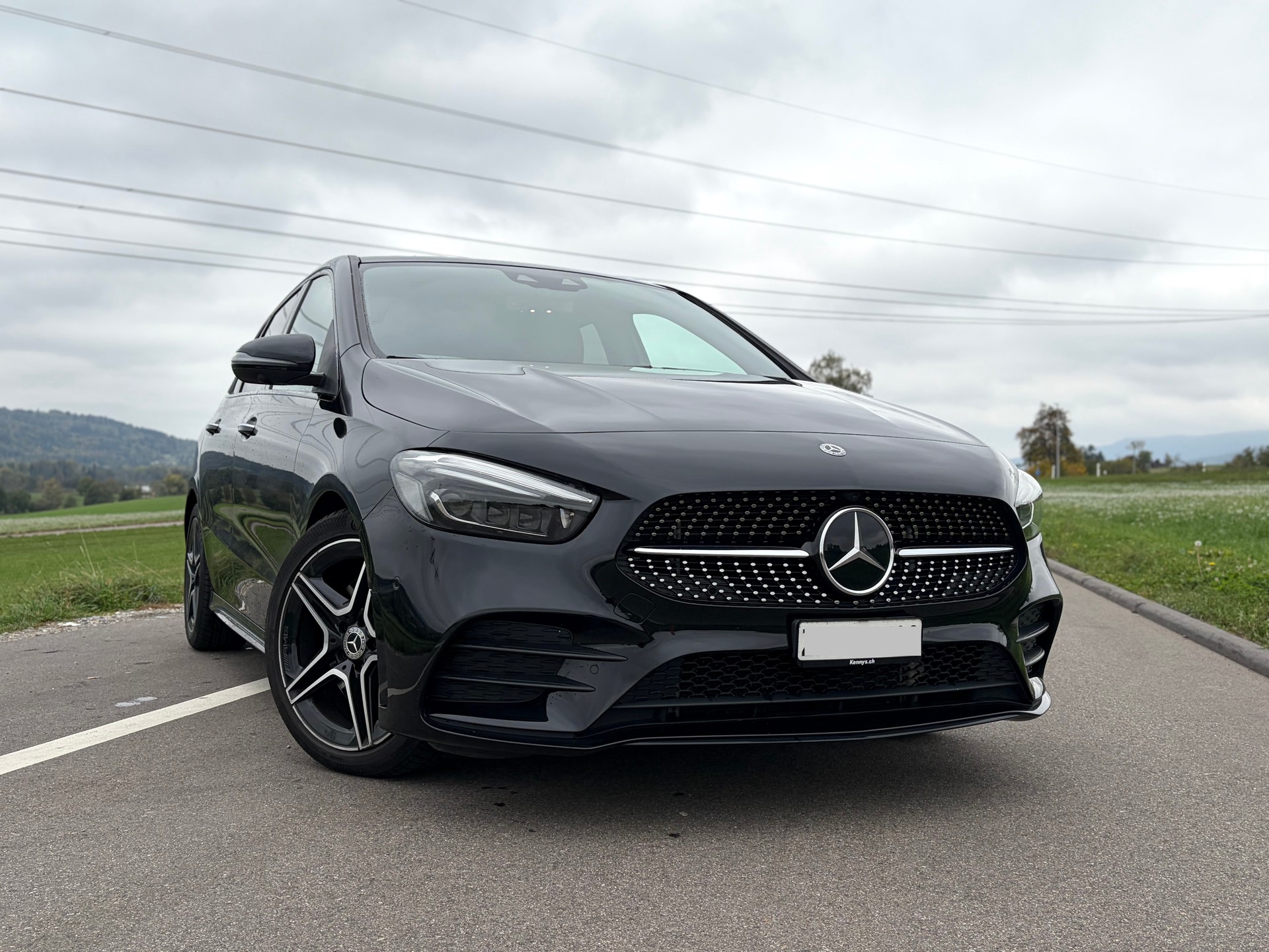 MERCEDES-BENZ B 220-image-0