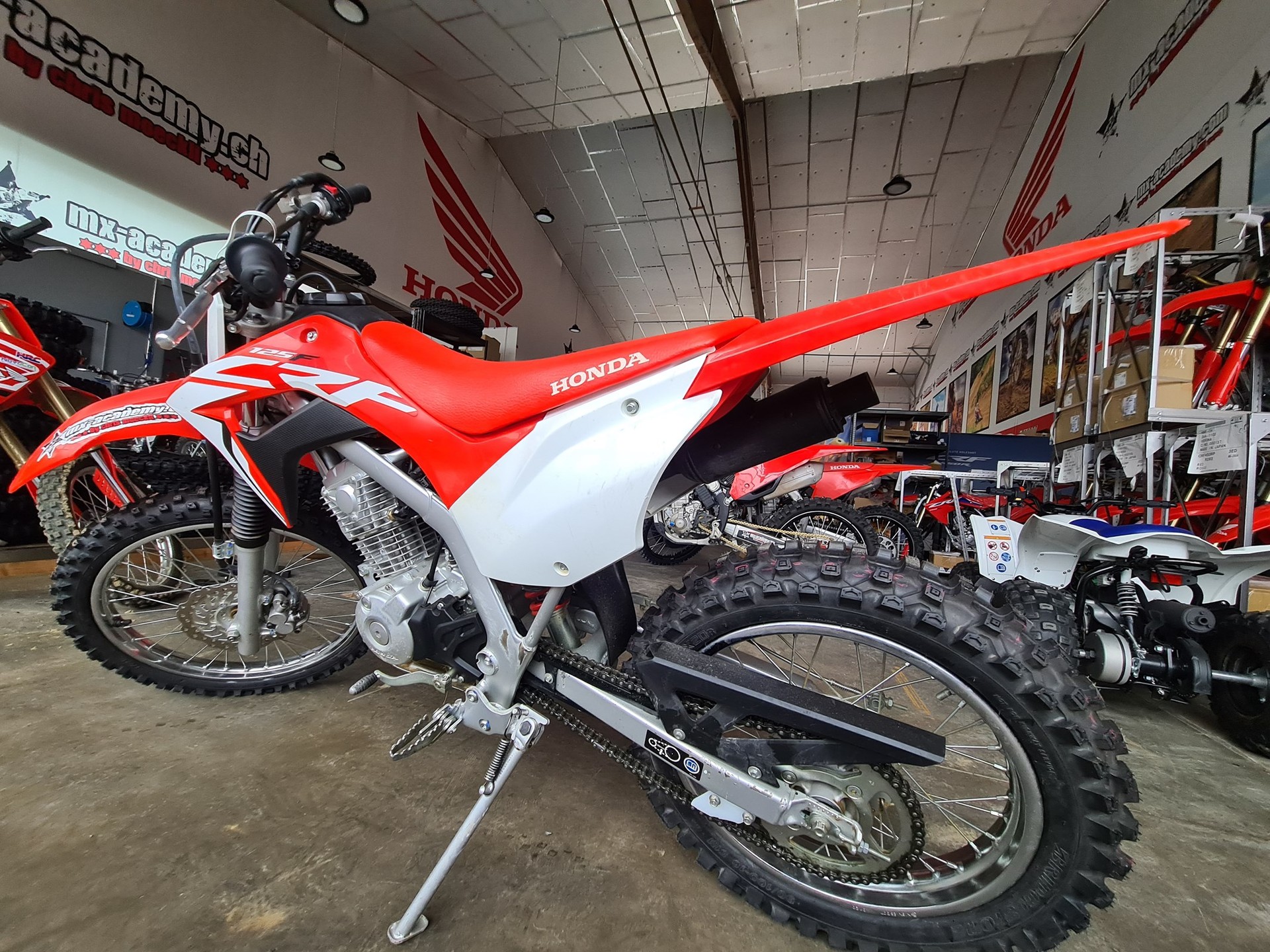 HONDA CRF 125-showroom-element-1