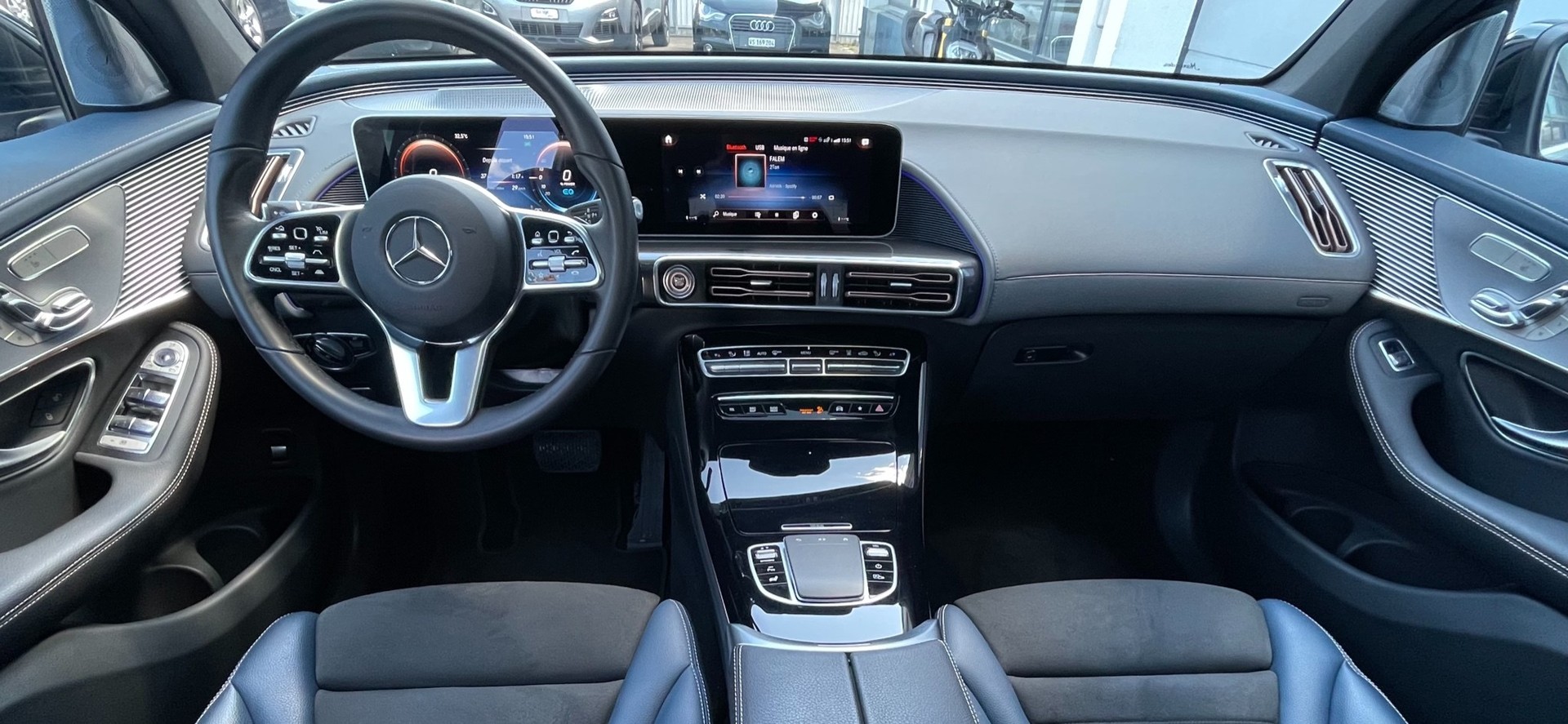 MERCEDES-BENZ EQC 400 4Matic-image-9