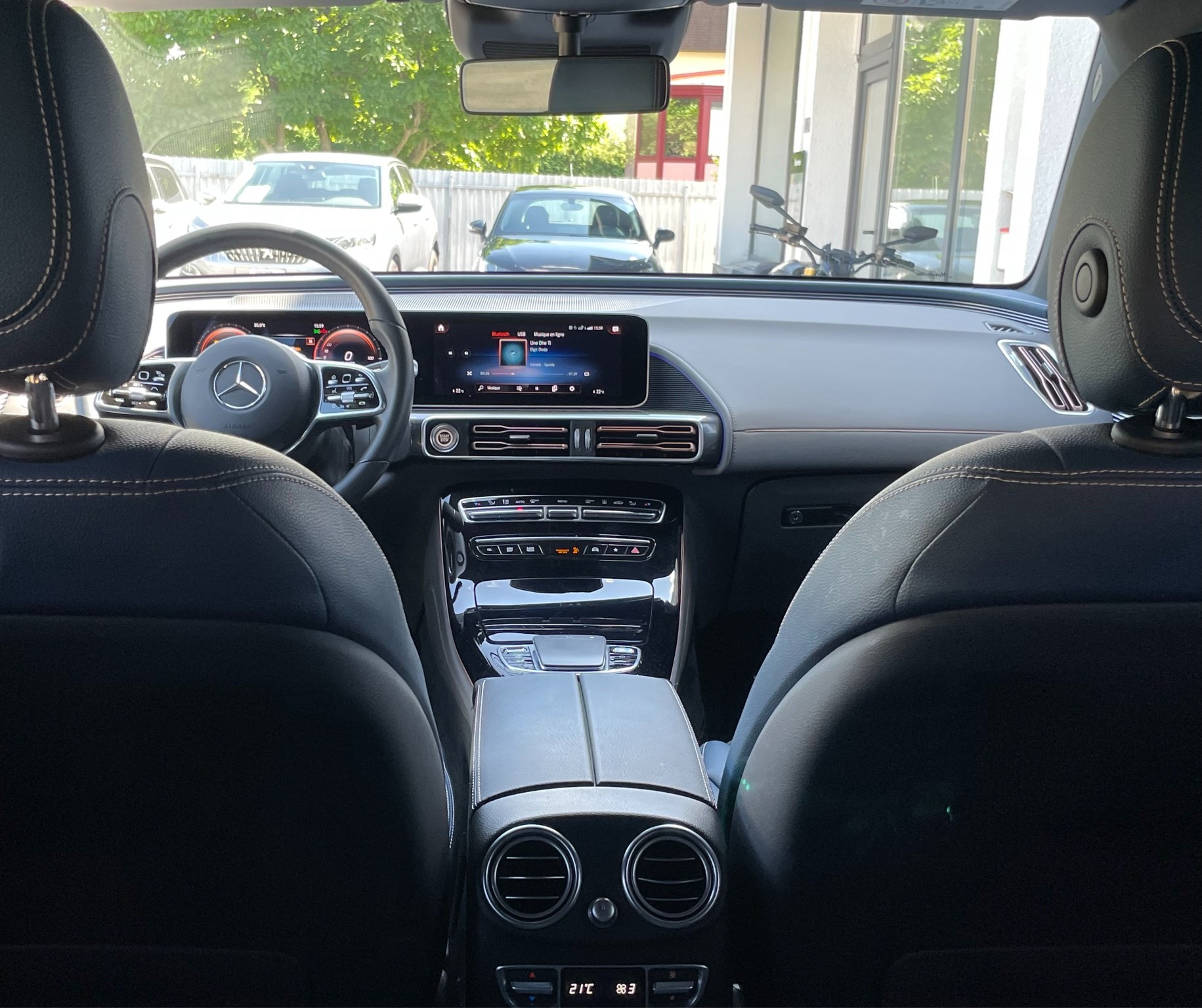 MERCEDES-BENZ EQC 400 4Matic-image-10
