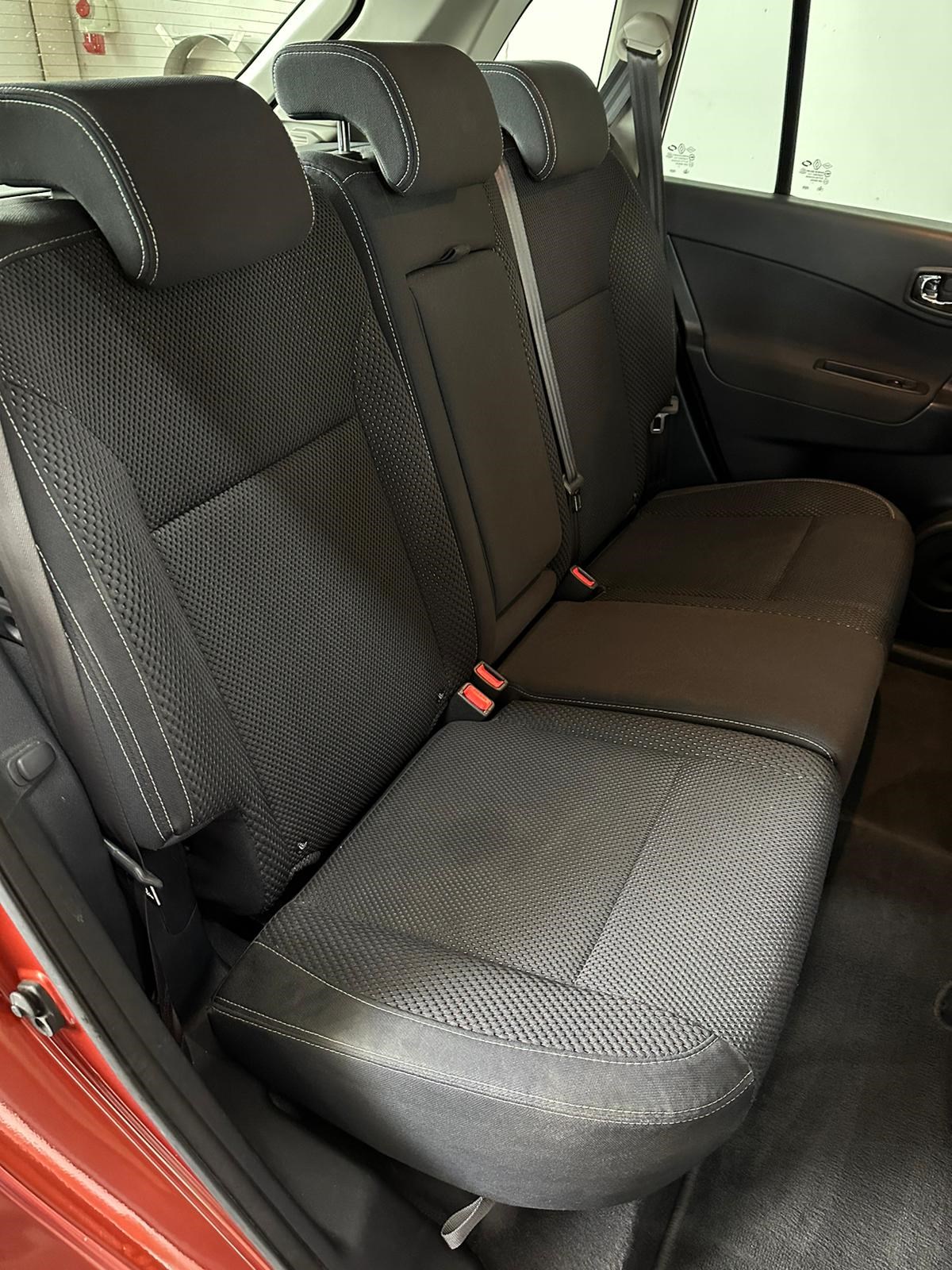 RENAULT Koleos 2.5 Expression 4x4-image-18