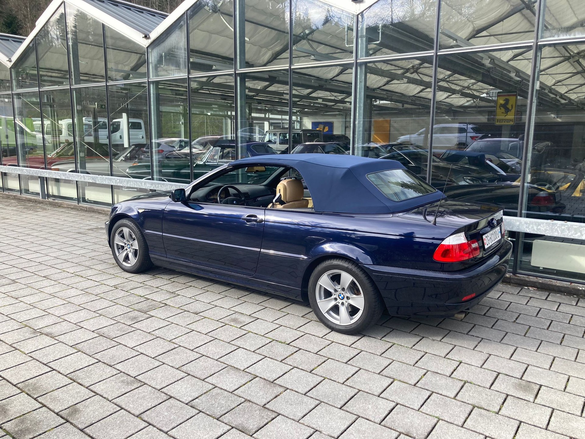 BMW 318Ci Cabriolet-image-5