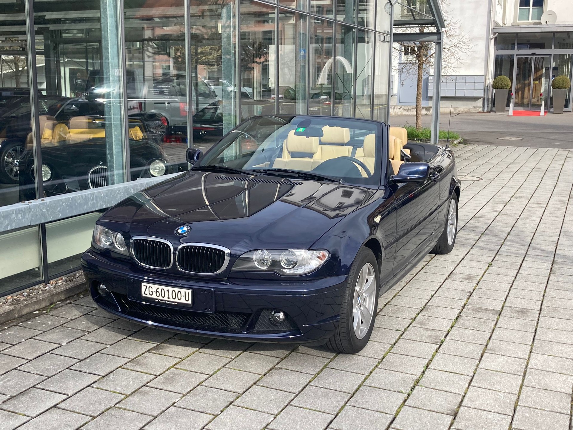 BMW 318Ci Cabriolet-image-2