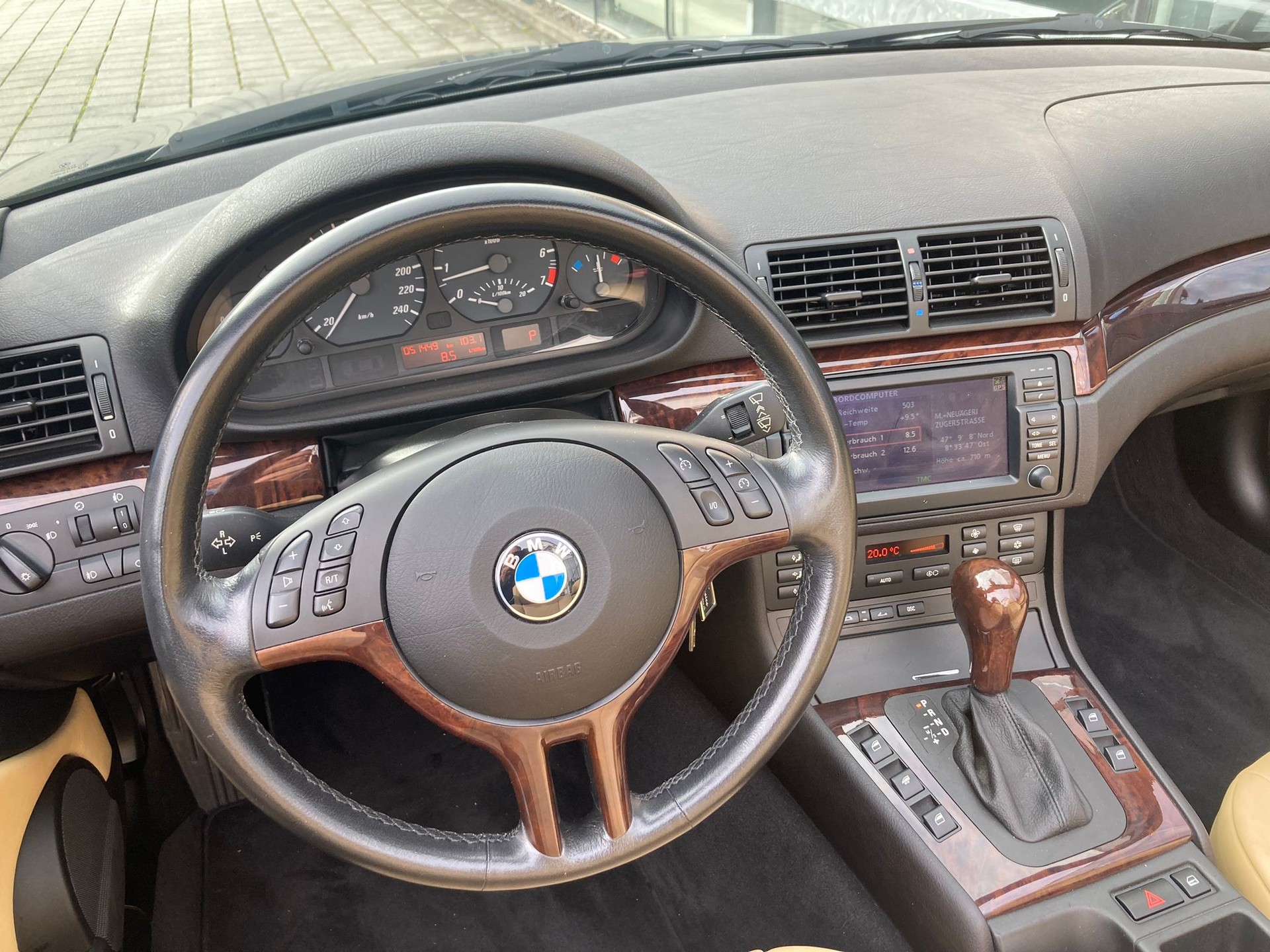 BMW 318Ci Cabriolet-image-12