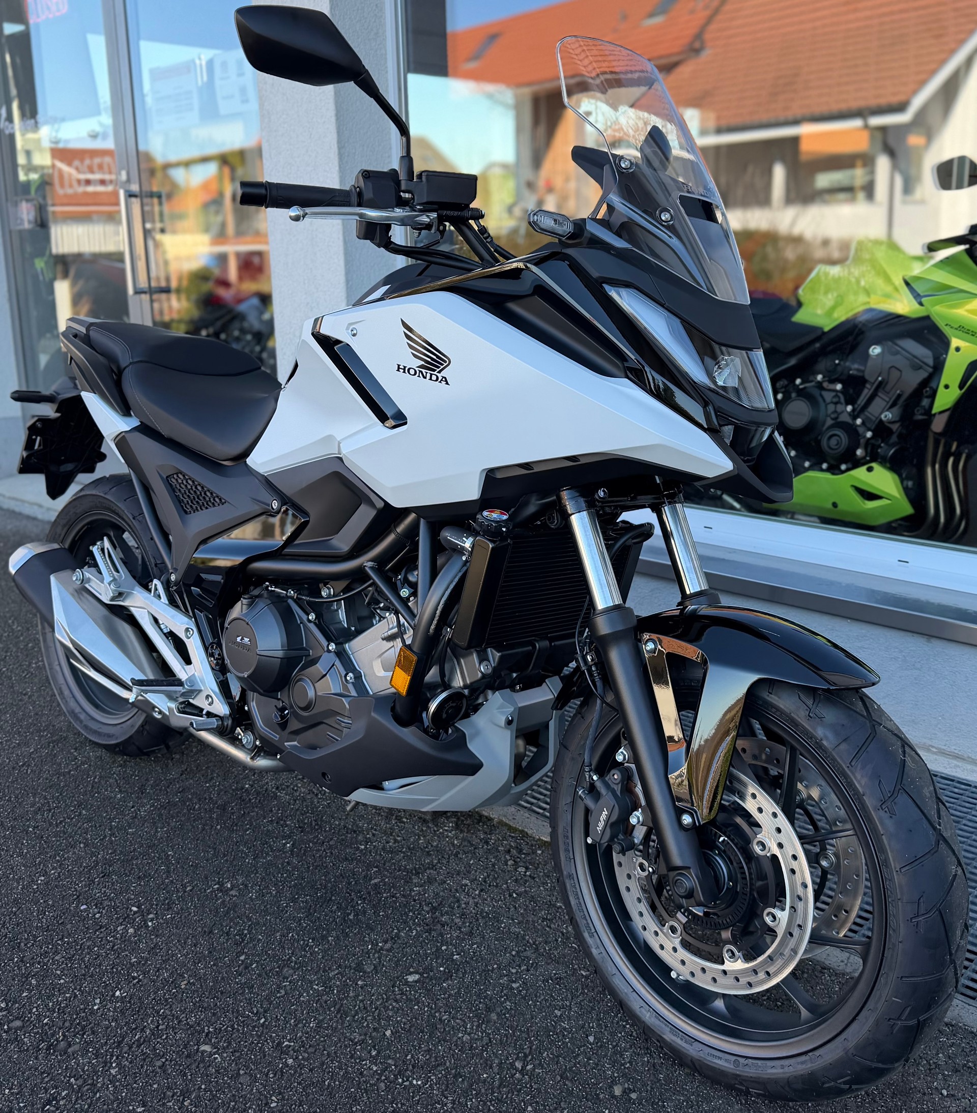HONDA NC 750 X-showroom-element-2