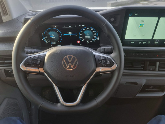 VW Transporter 2.0 TDI A-image-13