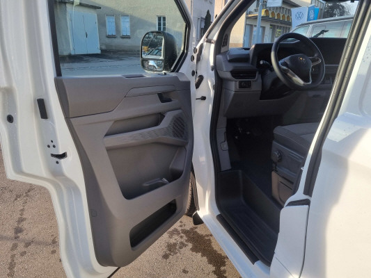 VW Transporter 2.0 TDI A-image-2