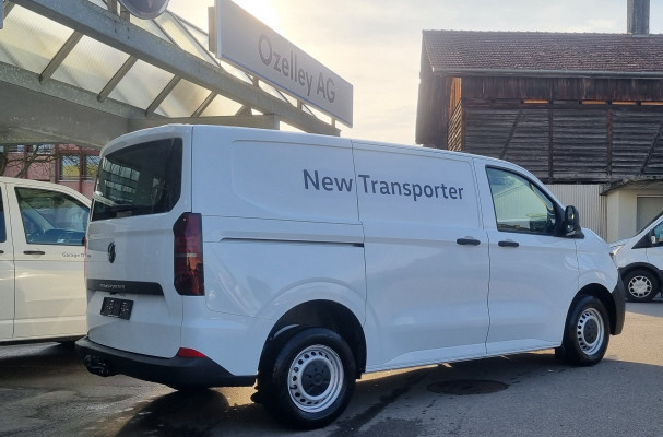 VW Transporter 2.0 TDI A-image-12