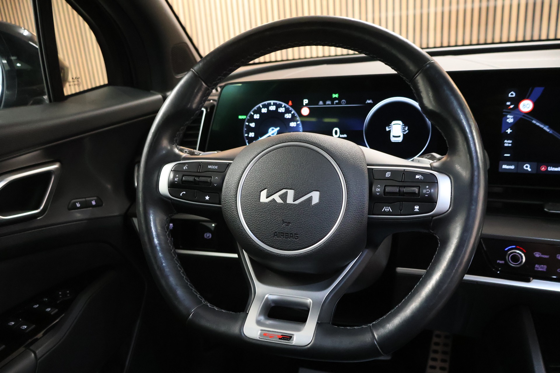 KIA Sportage 1.6T-GDi PHEV GT-Line 4x4 A-image-17