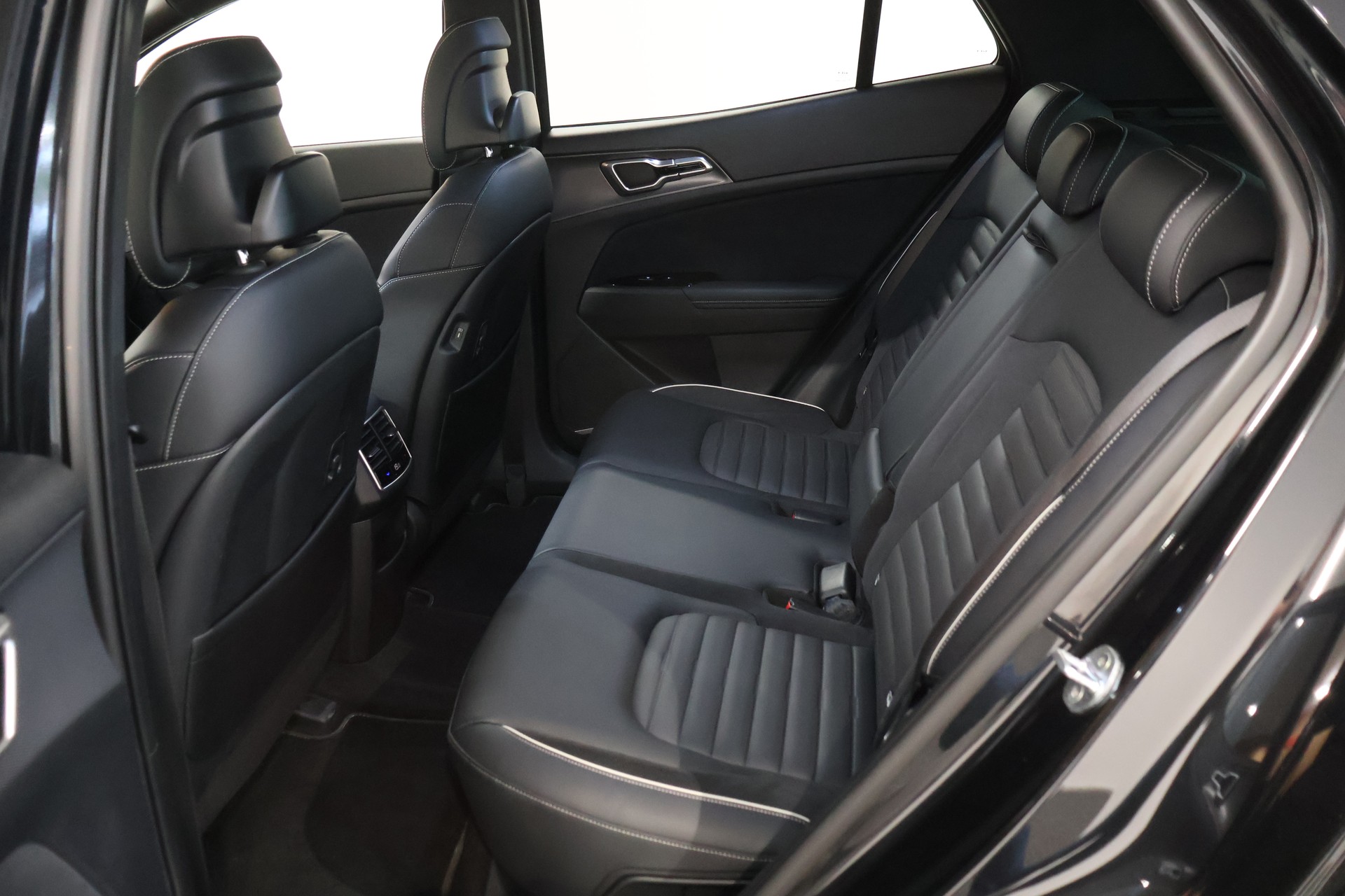 KIA Sportage 1.6T-GDi PHEV GT-Line 4x4 A-image-11