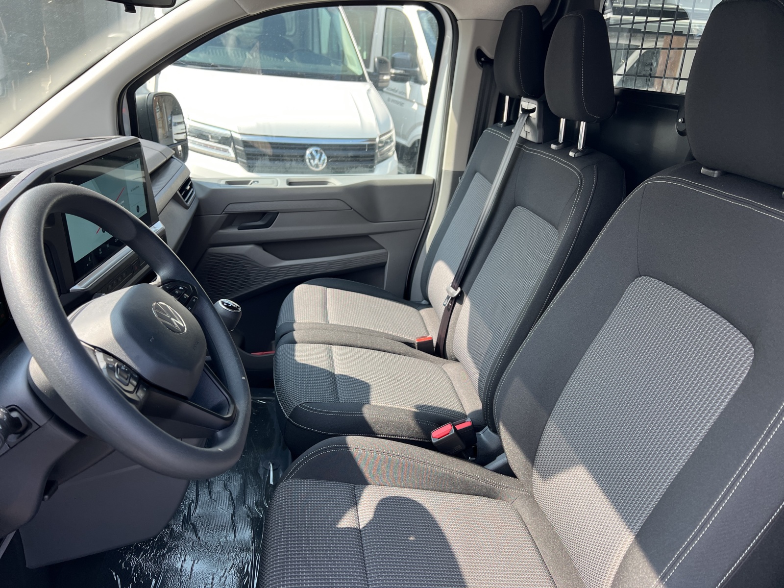 VW Transporter 2.0 TDI-image-6