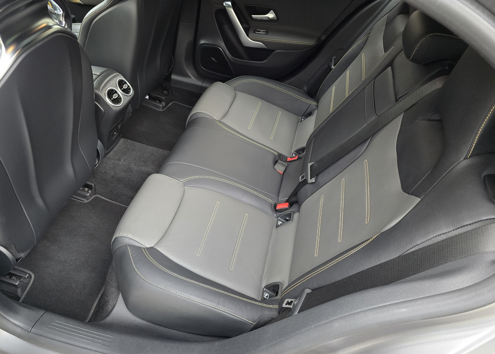 MERCEDES-BENZ A 45 S AMG // 4Matic+ // Speedshift 8G-DCT-image-17