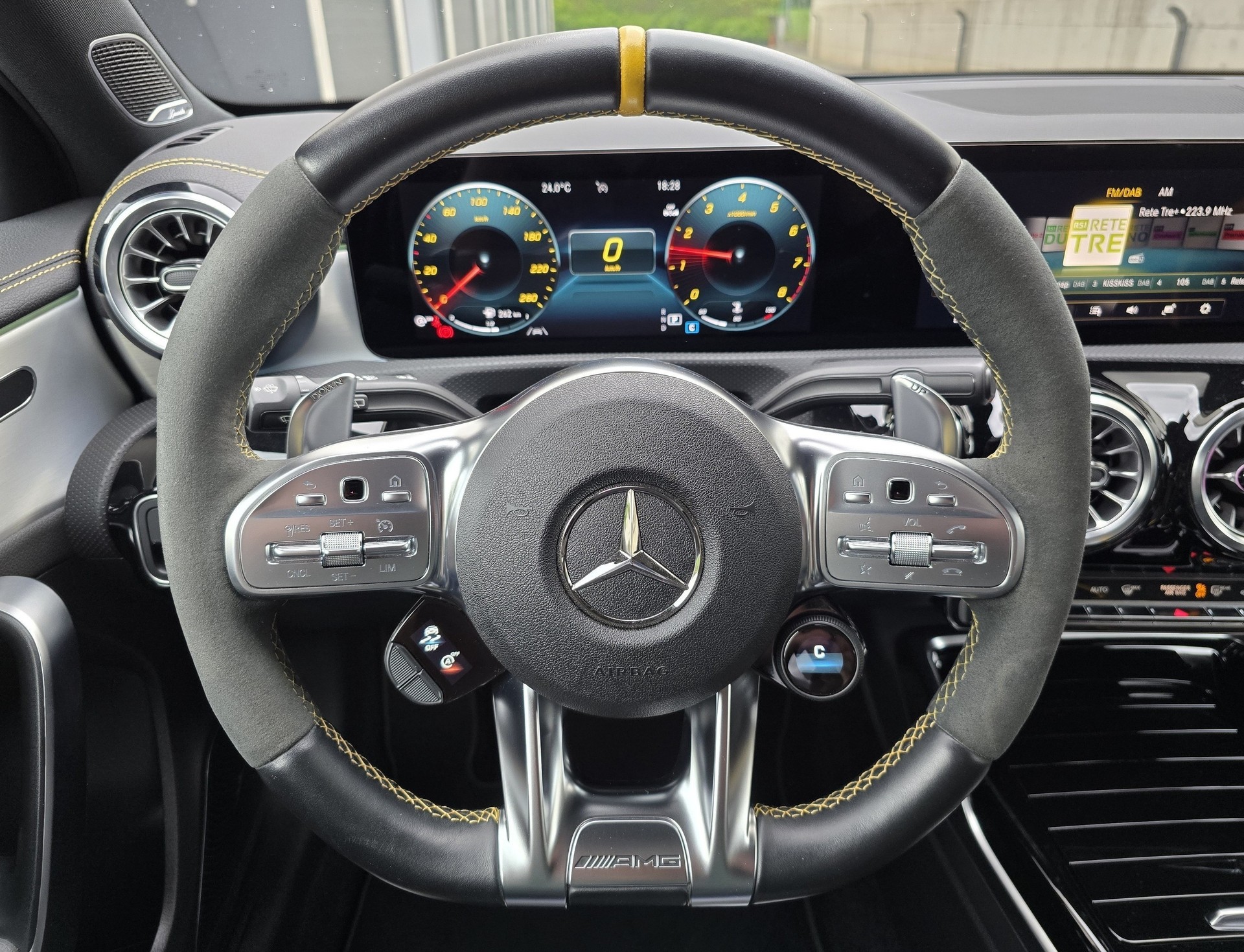 MERCEDES-BENZ A 45 S AMG // 4Matic+ // Speedshift 8G-DCT-image-19