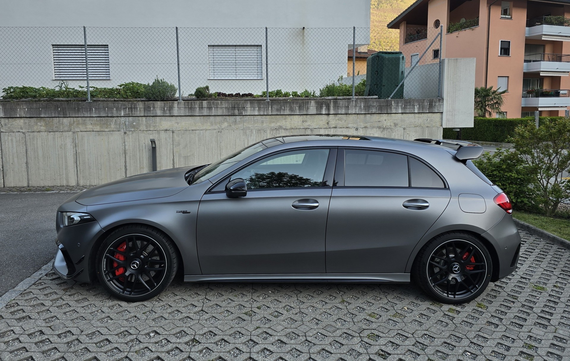 MERCEDES-BENZ A 45 S AMG // 4Matic+ // Speedshift 8G-DCT-showroom-element-2