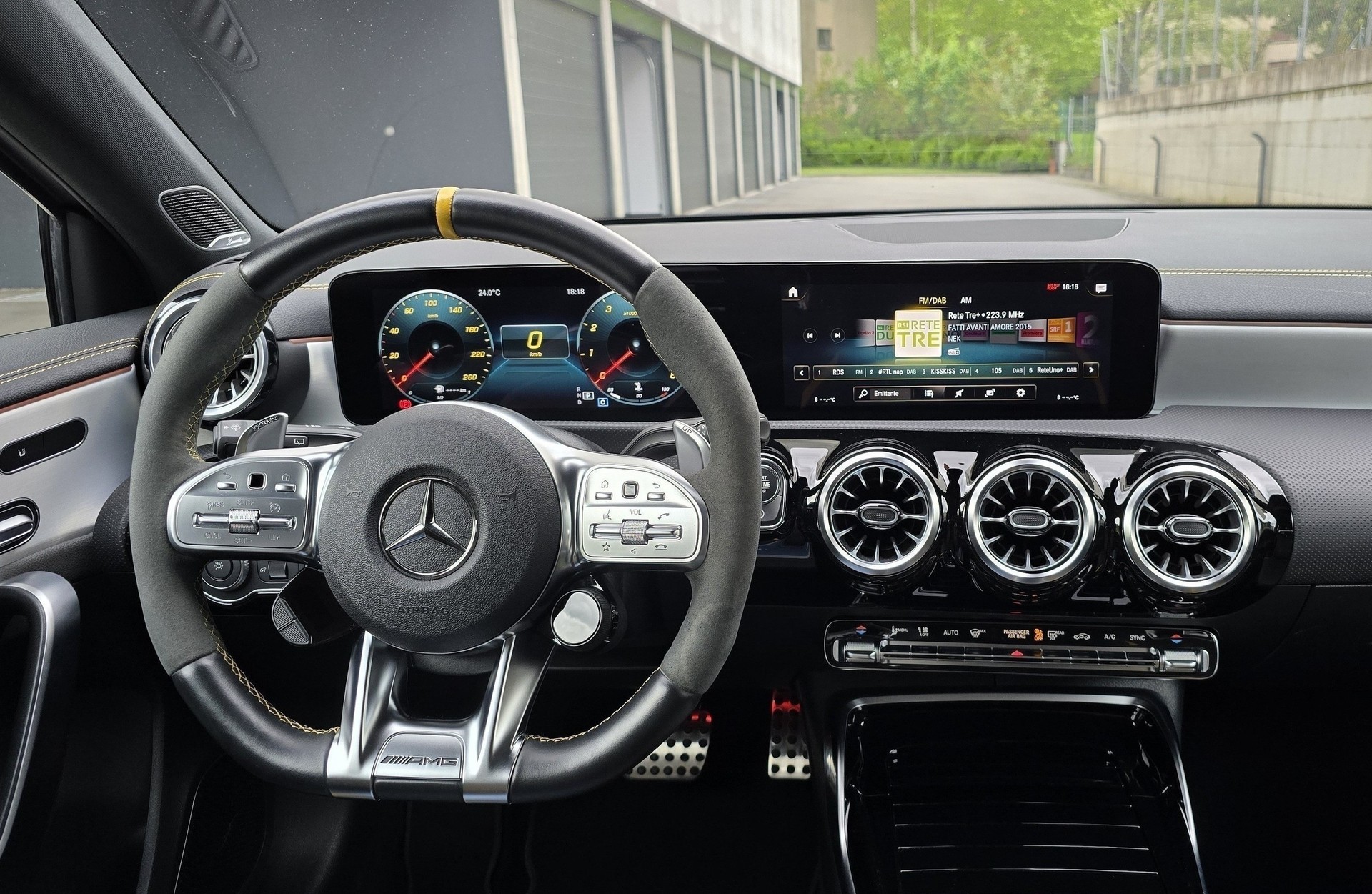MERCEDES-BENZ A 45 S AMG // 4Matic+ // Speedshift 8G-DCT-image-18