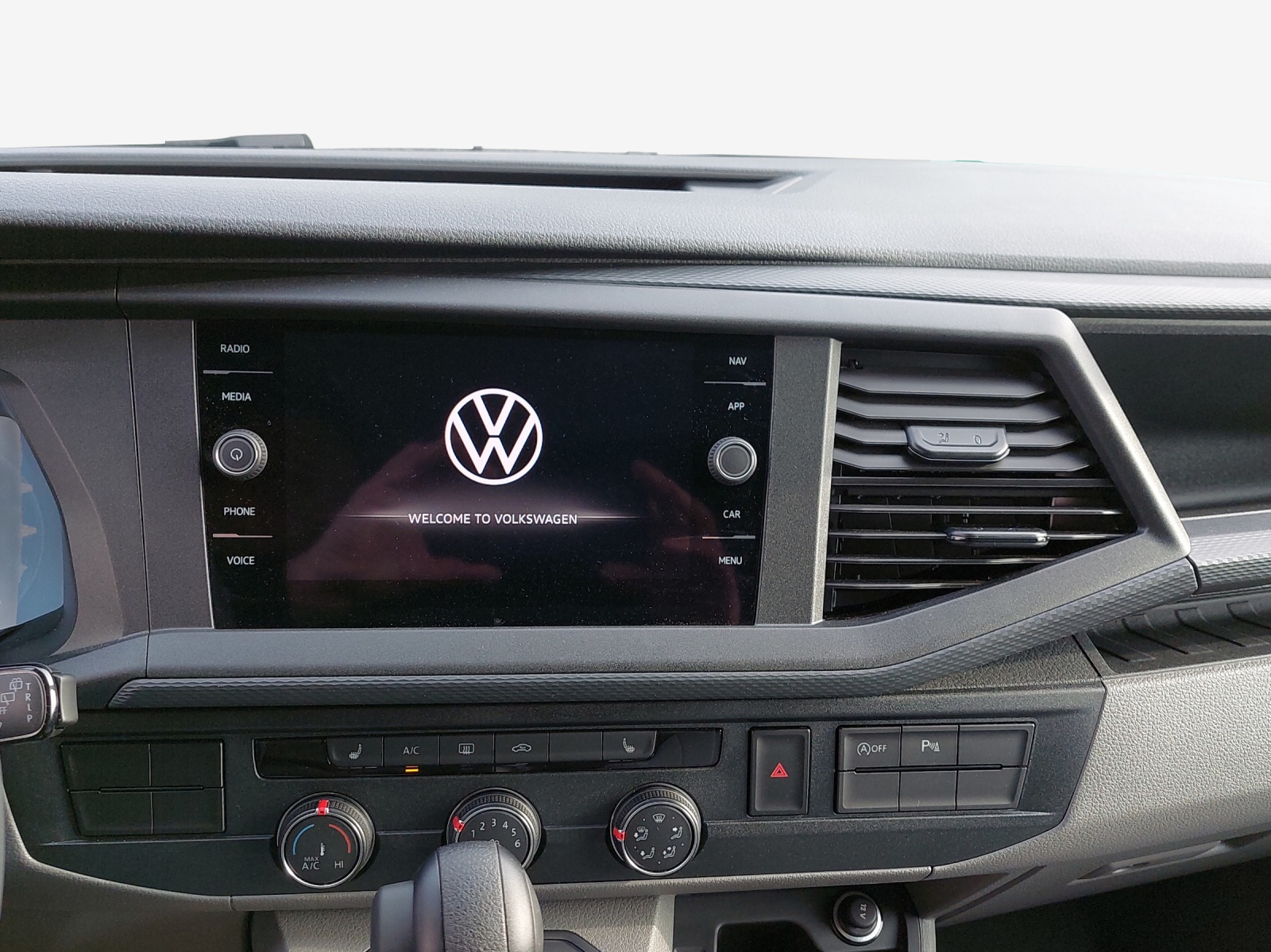 VW T6.1 2.0 TDI DSG-image-10