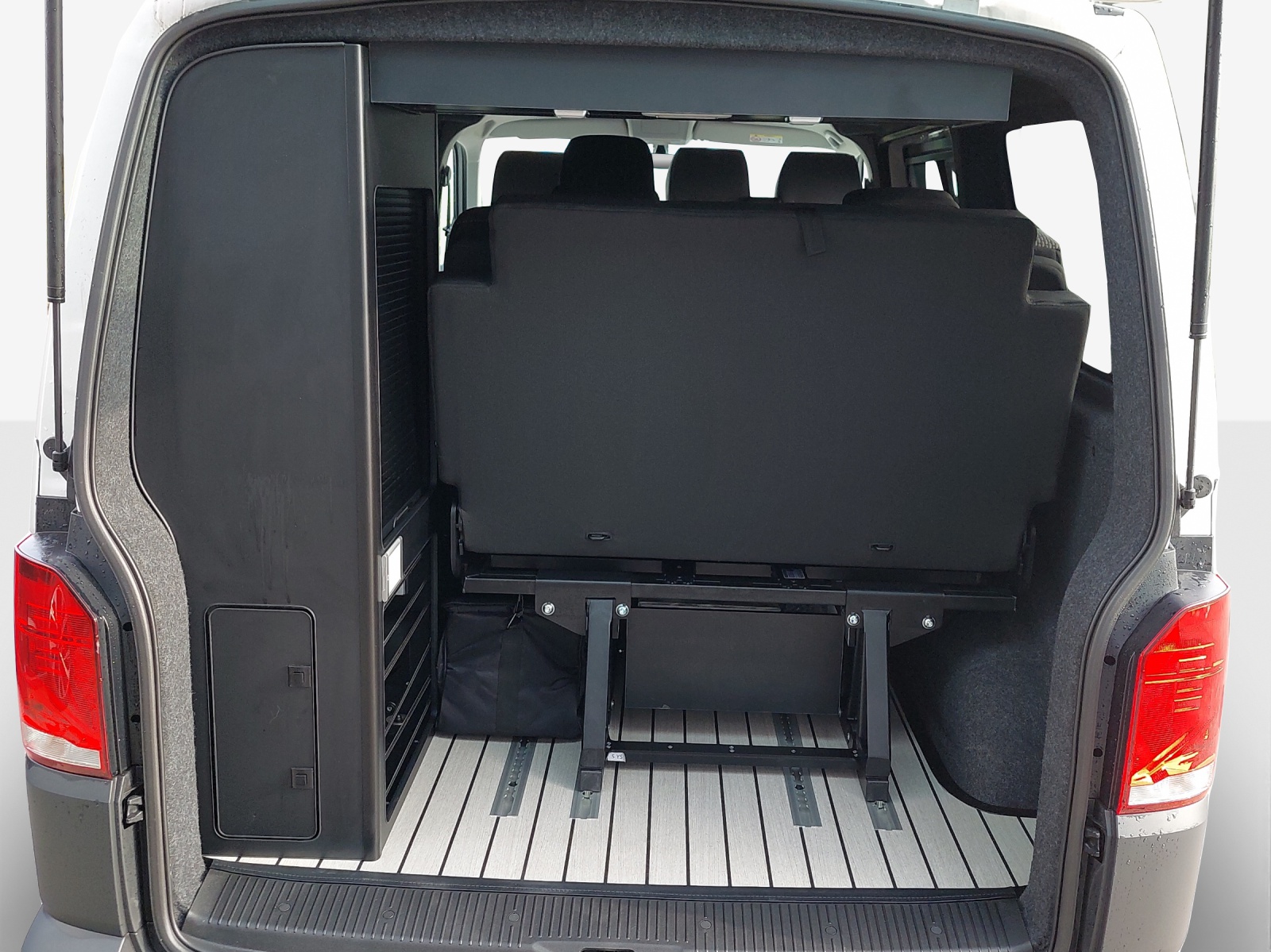 VW T6.1 2.0 TDI DSG-image-12