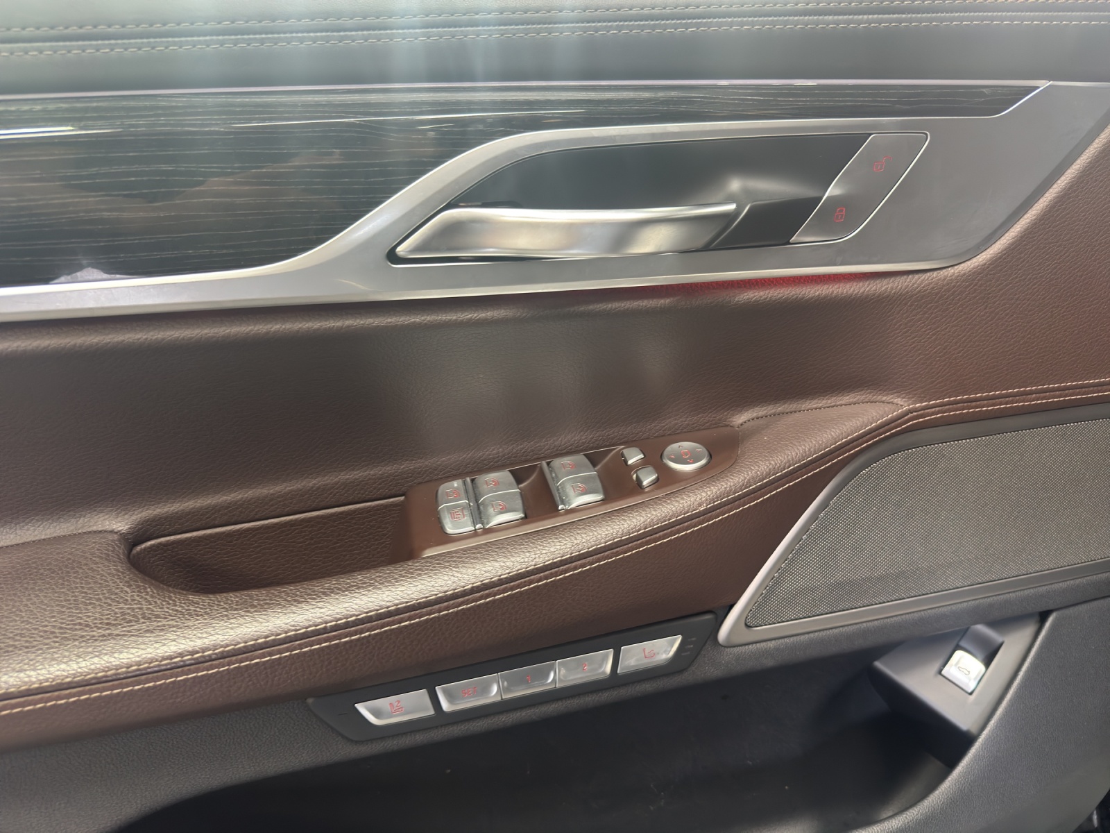 BMW 750Li xDrive 4 Sitze Langversion Steptronic-image-5