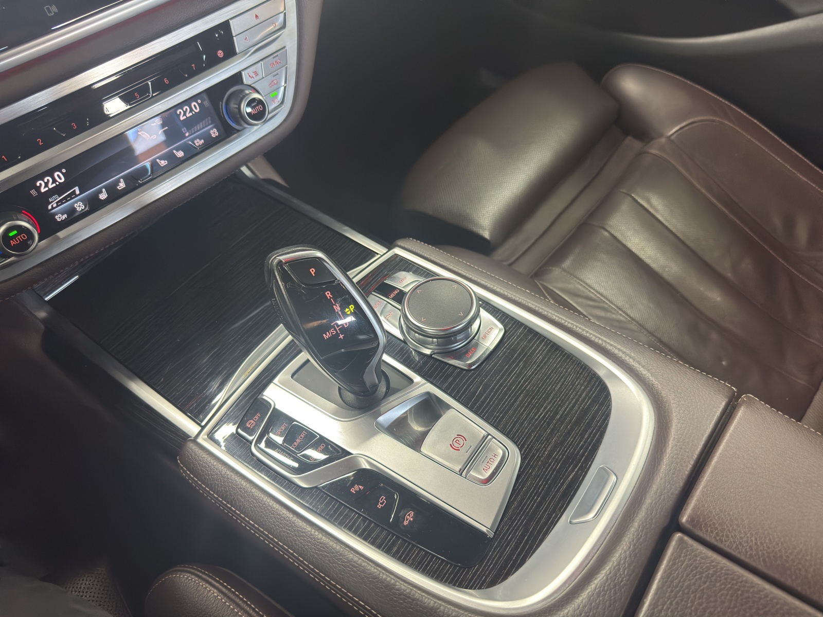 BMW 750Li xDrive 4 Sitze Langversion Steptronic-image-3