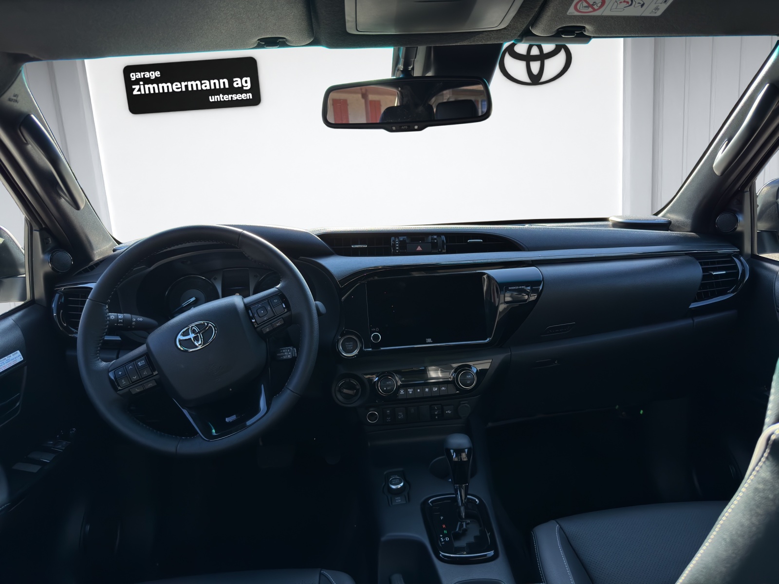 TOYOTA Hilux Double Cab.-Pick-up 2.8 Invincible AWD-image-13