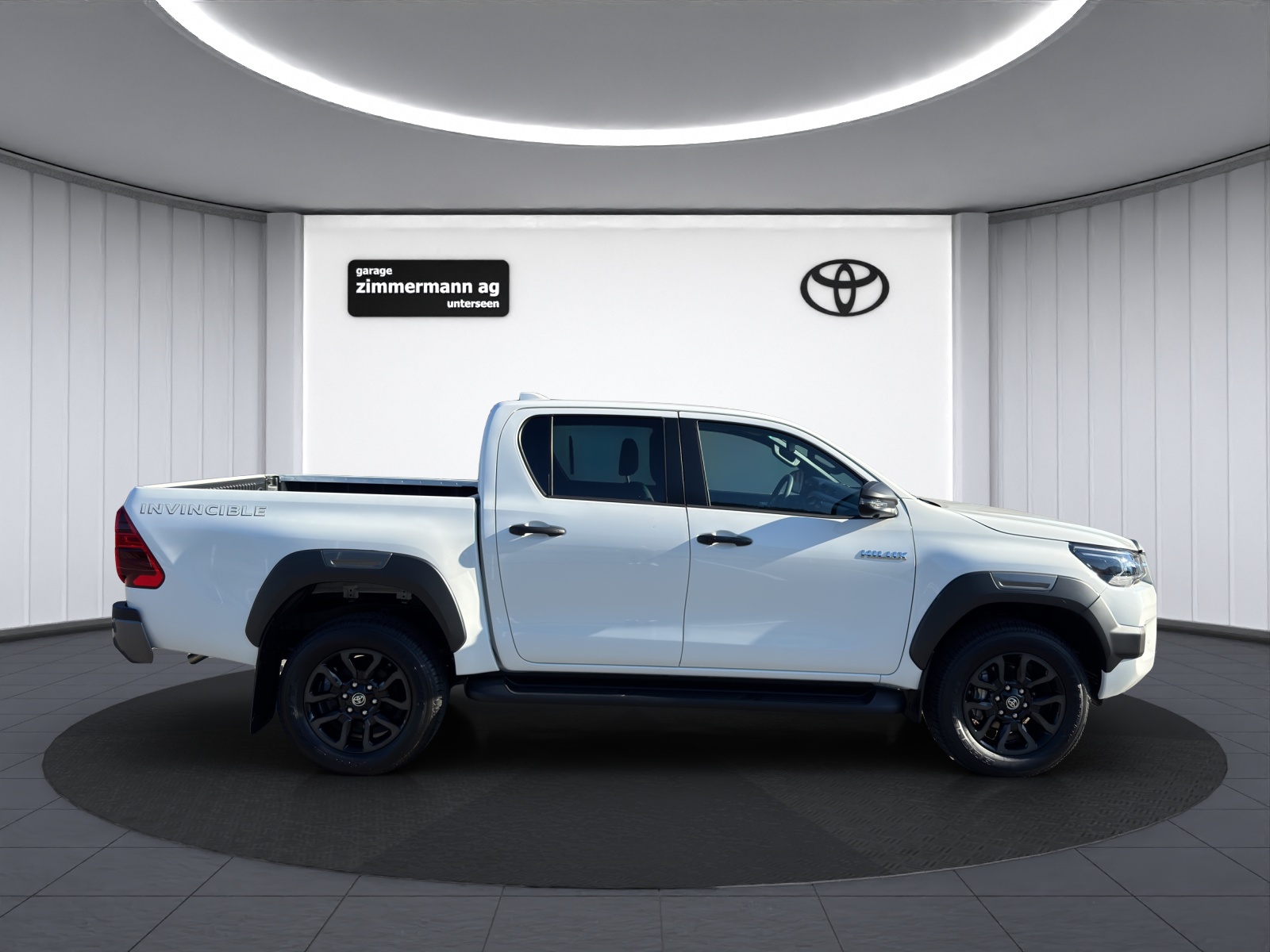 TOYOTA Hilux Double Cab.-Pick-up 2.8 Invincible AWD-image-4