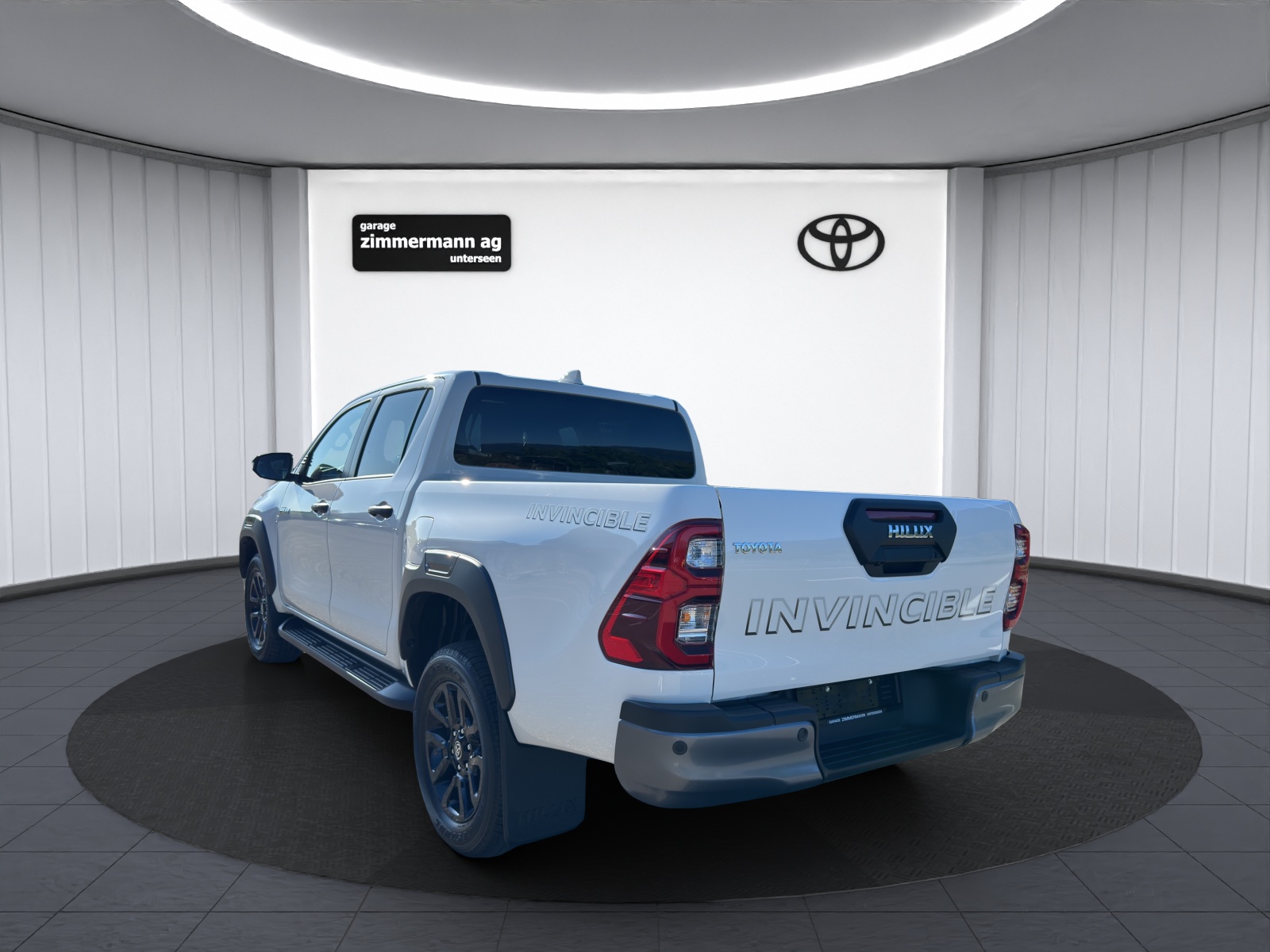 TOYOTA Hilux Double Cab.-Pick-up 2.8 Invincible AWD-image-8
