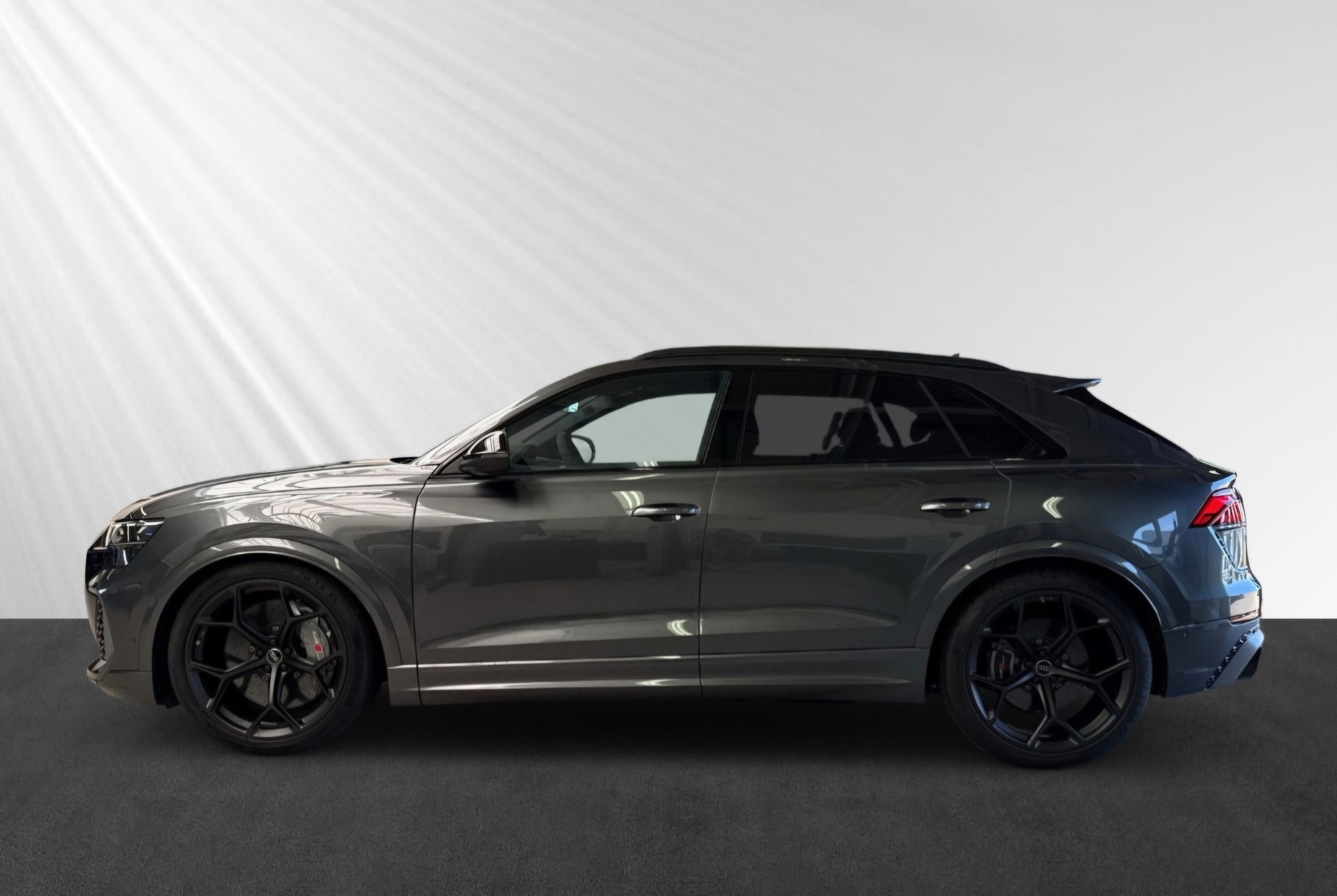AUDI RSQ8 performance quattro-image-1
