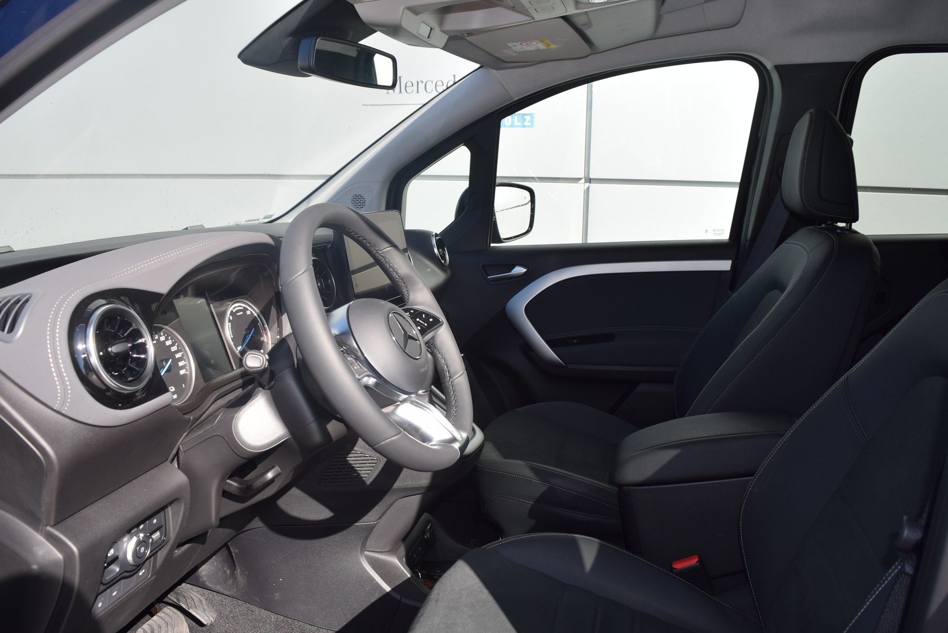 MERCEDES-BENZ EQT-image-7