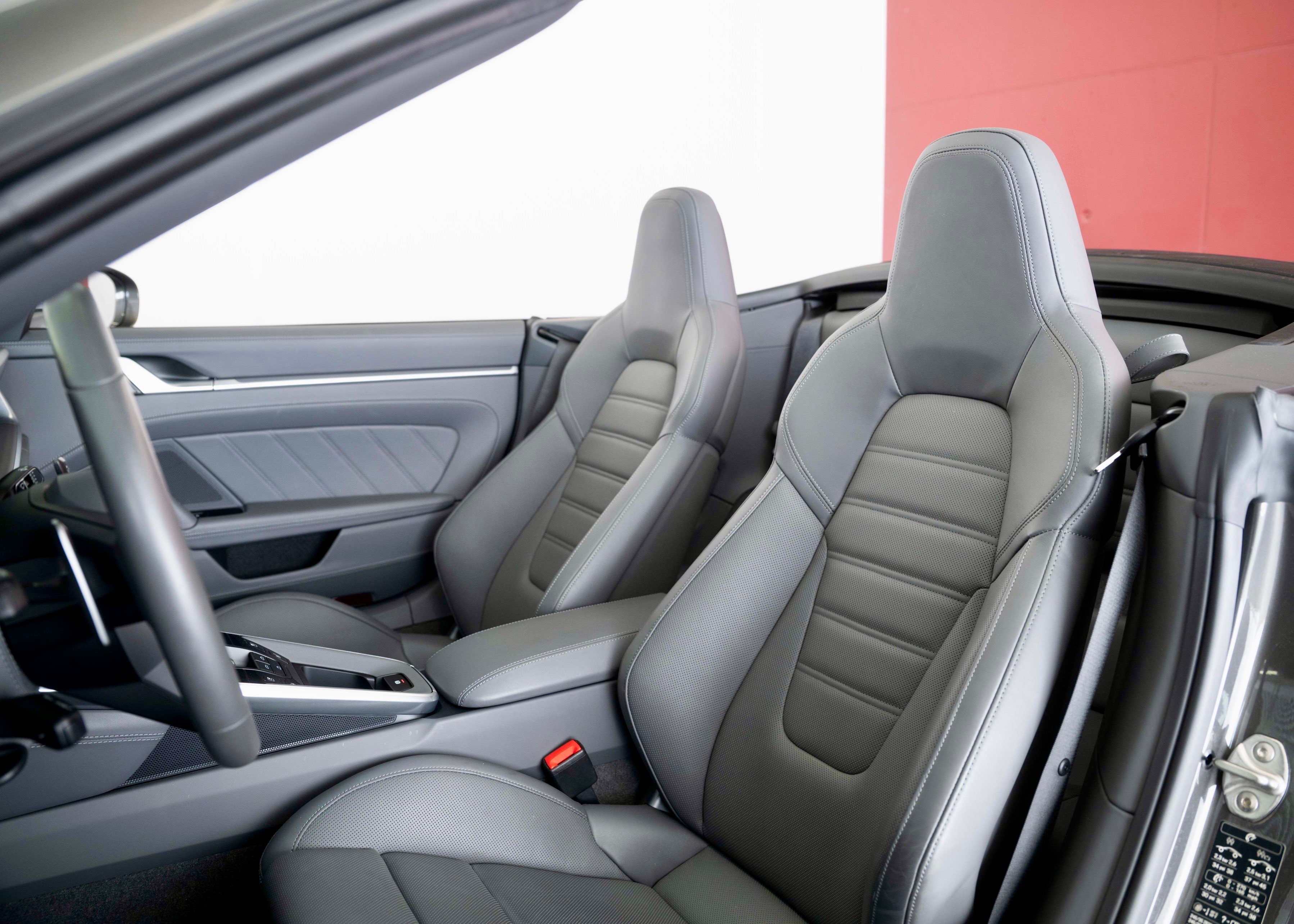 Image PORSCHE 911 911 Carrera 4 Cabriolet PDK Exclusive Manufaktur (1 owner, like new)