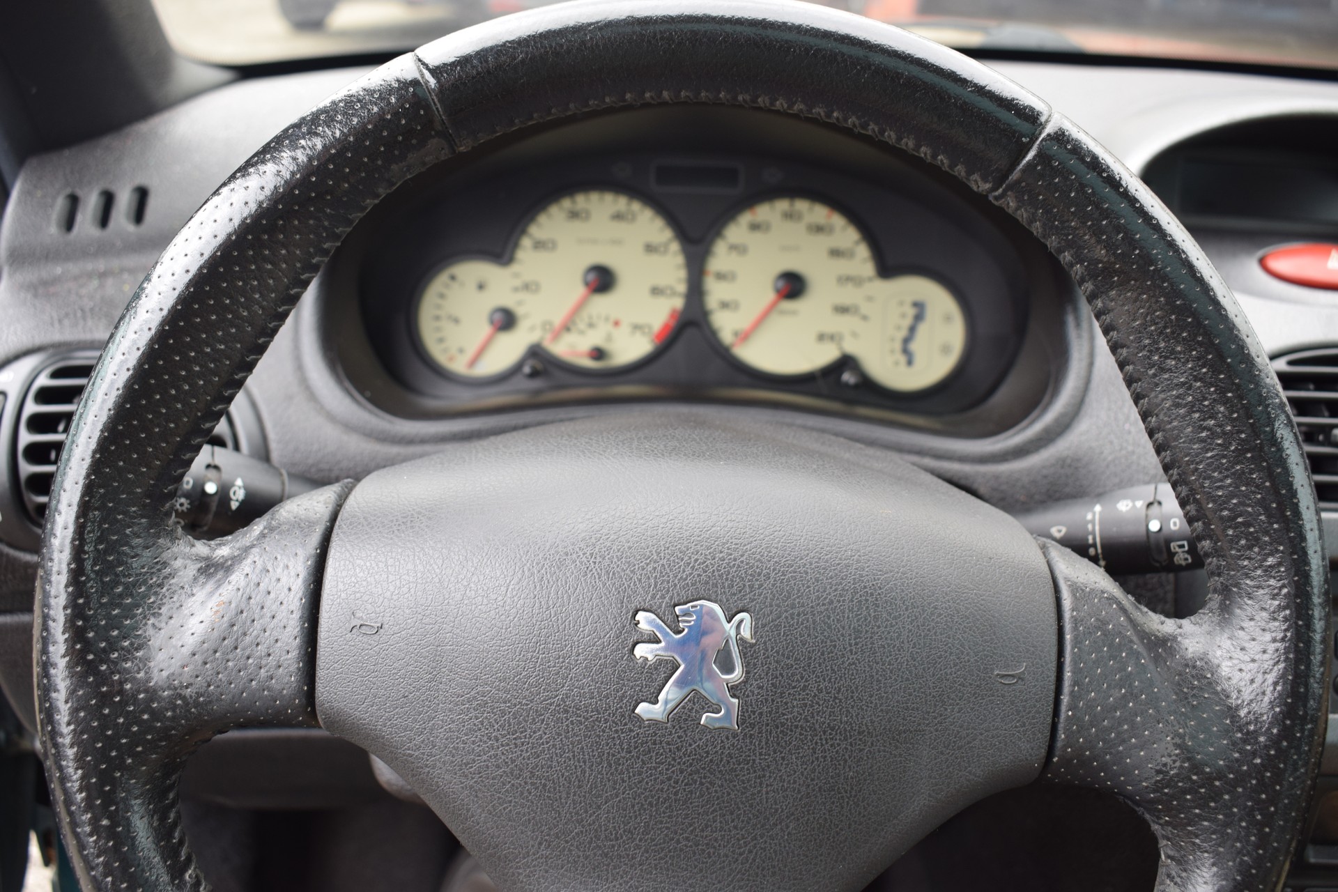 PEUGEOT 206 1.6 16V Roland Garros-image-6