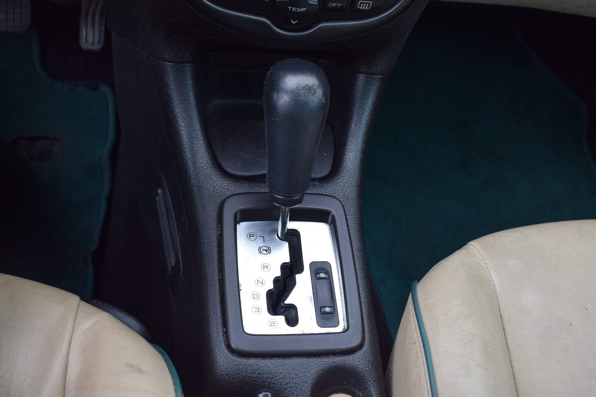 PEUGEOT 206 1.6 16V Roland Garros-image-7