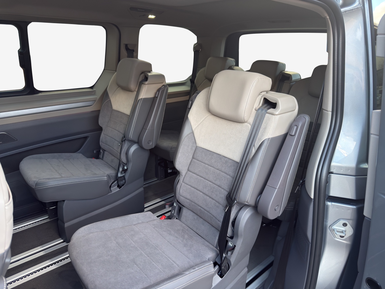 VW Multivan 2.0 TSI Life DSG-image-11