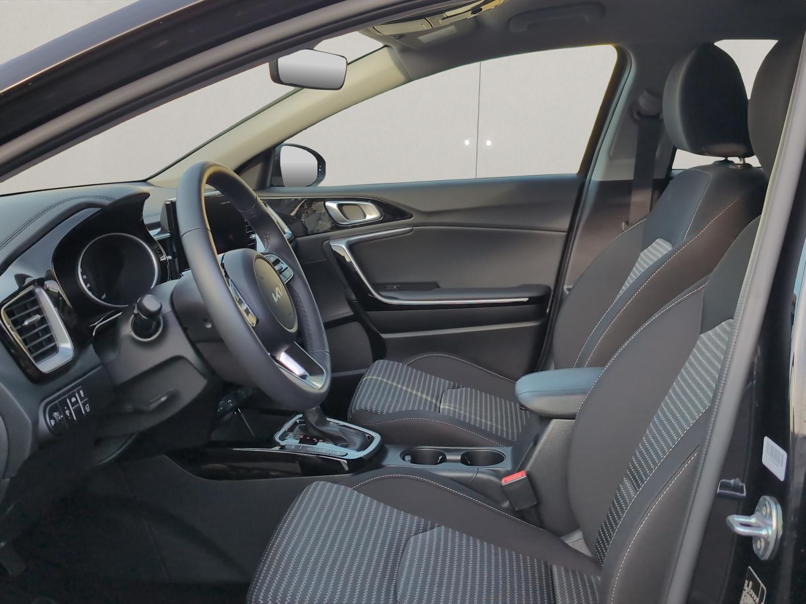 KIA Ceed SW 1.5 T-GDi Power-image-8