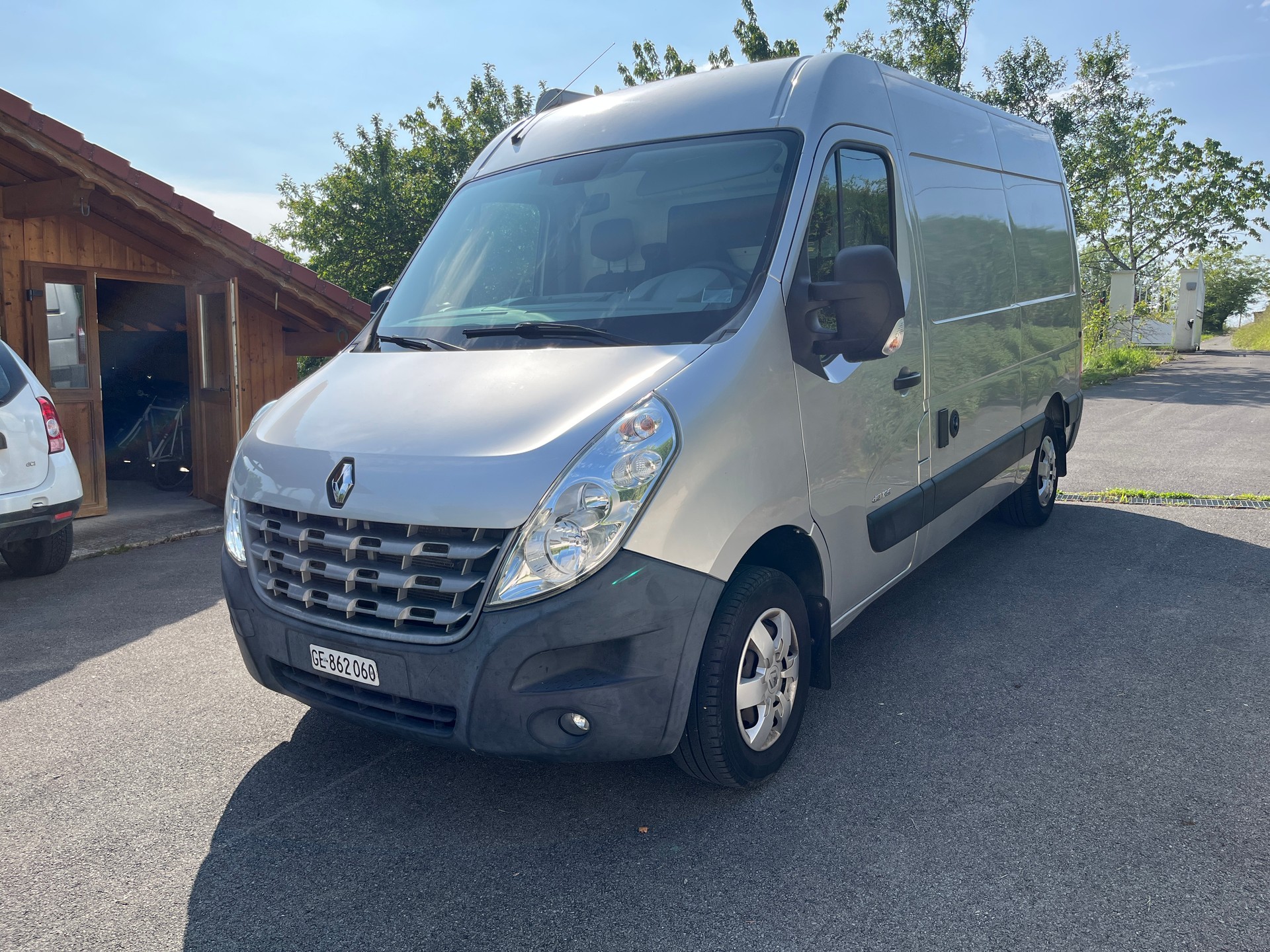 RENAULT Master T33 2.3dCi L2H2-image-1