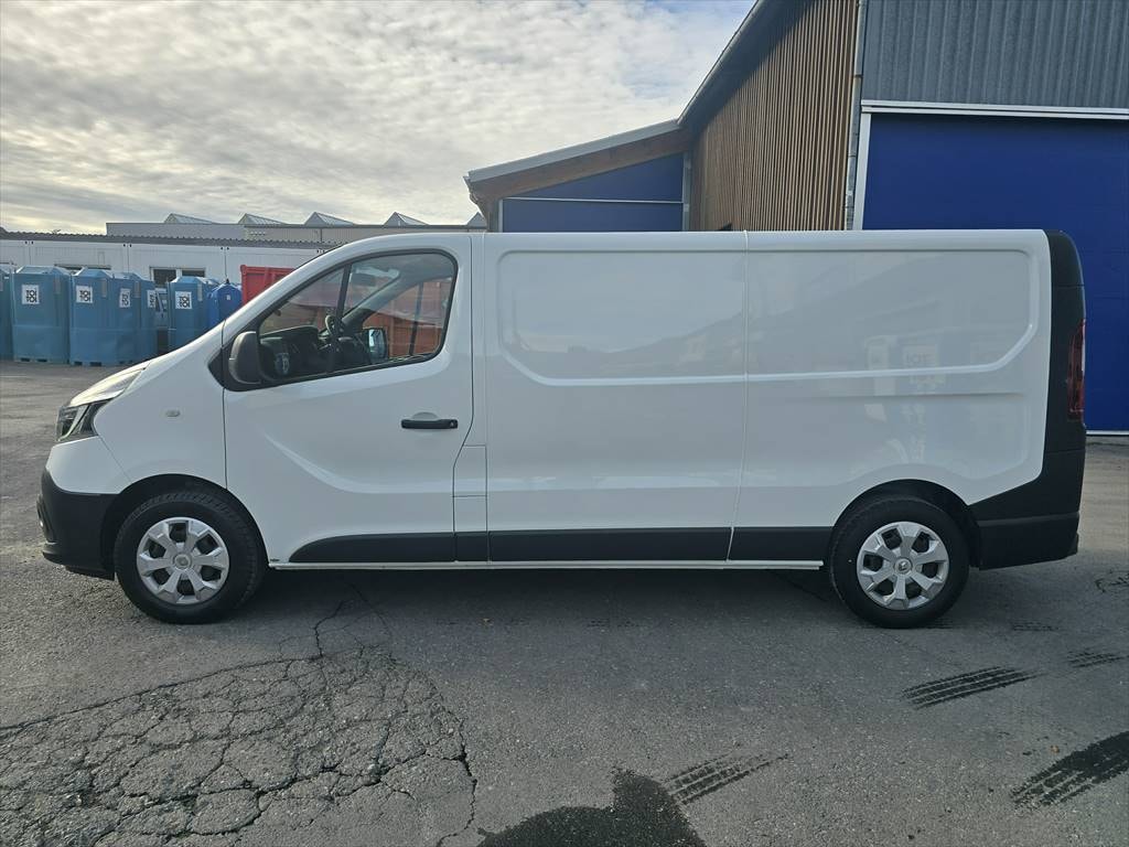 RENAULT Trafic 2.0 dCi145-image-1