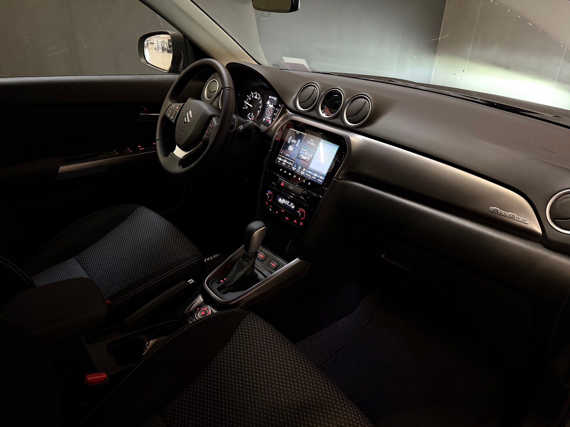 SUZUKI Vitara 1.4 Boosterjet Compact + 4x4 Hybrid Automatic AHK-image-18
