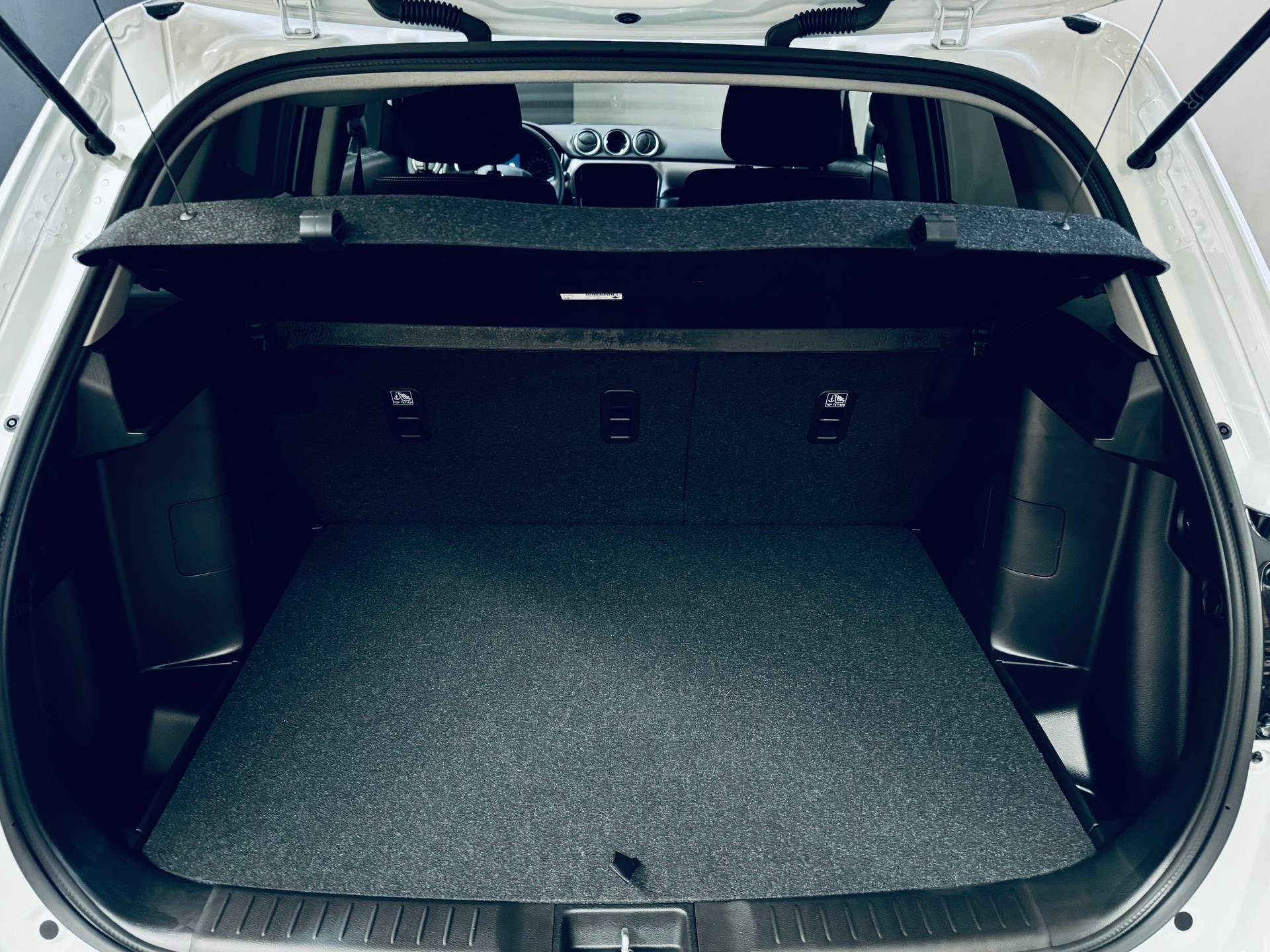 SUZUKI Vitara 1.4 Boosterjet Compact + 4x4 Hybrid Automatic AHK-image-11